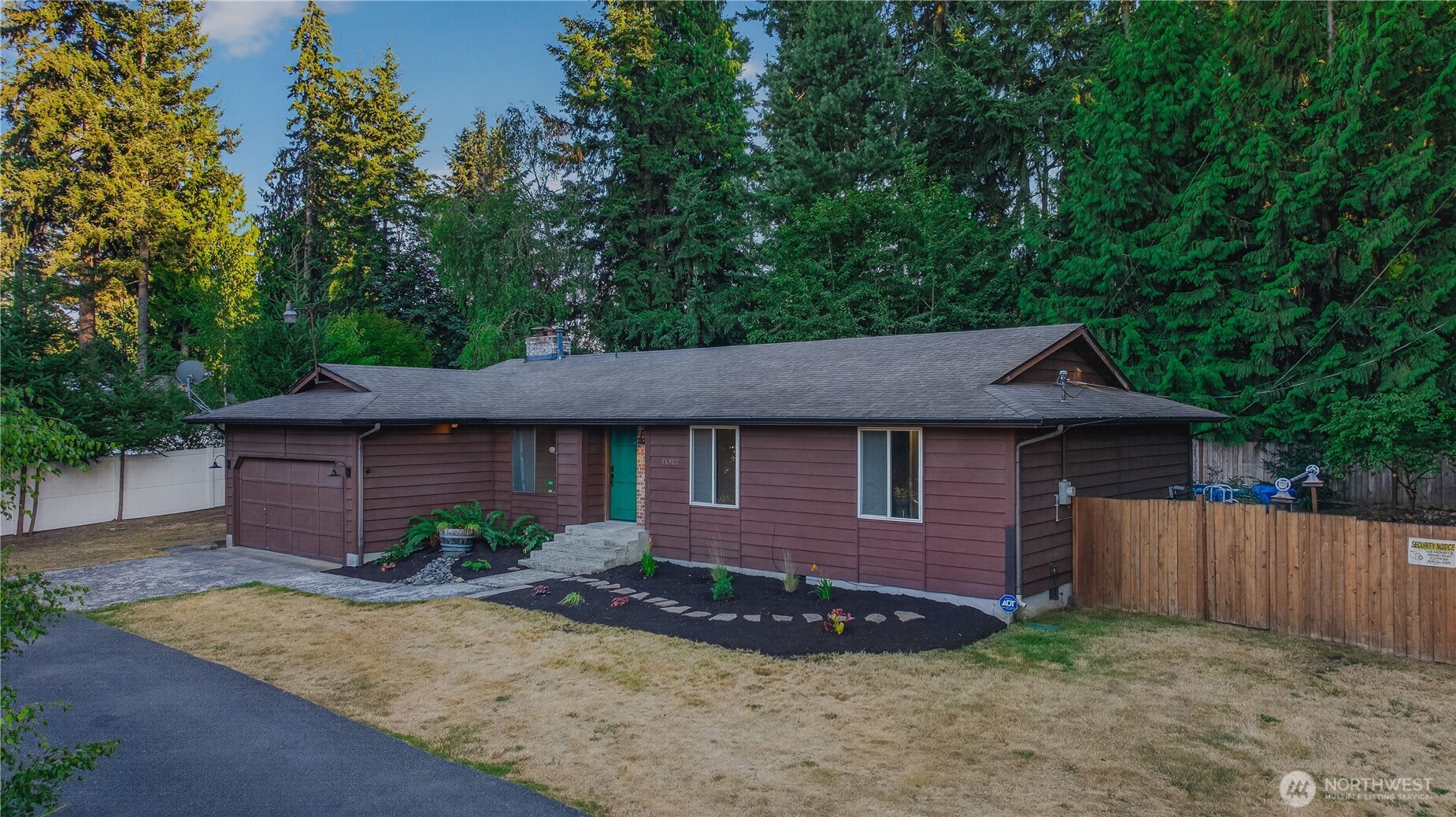 15207 94th Avenue Property Photo 2