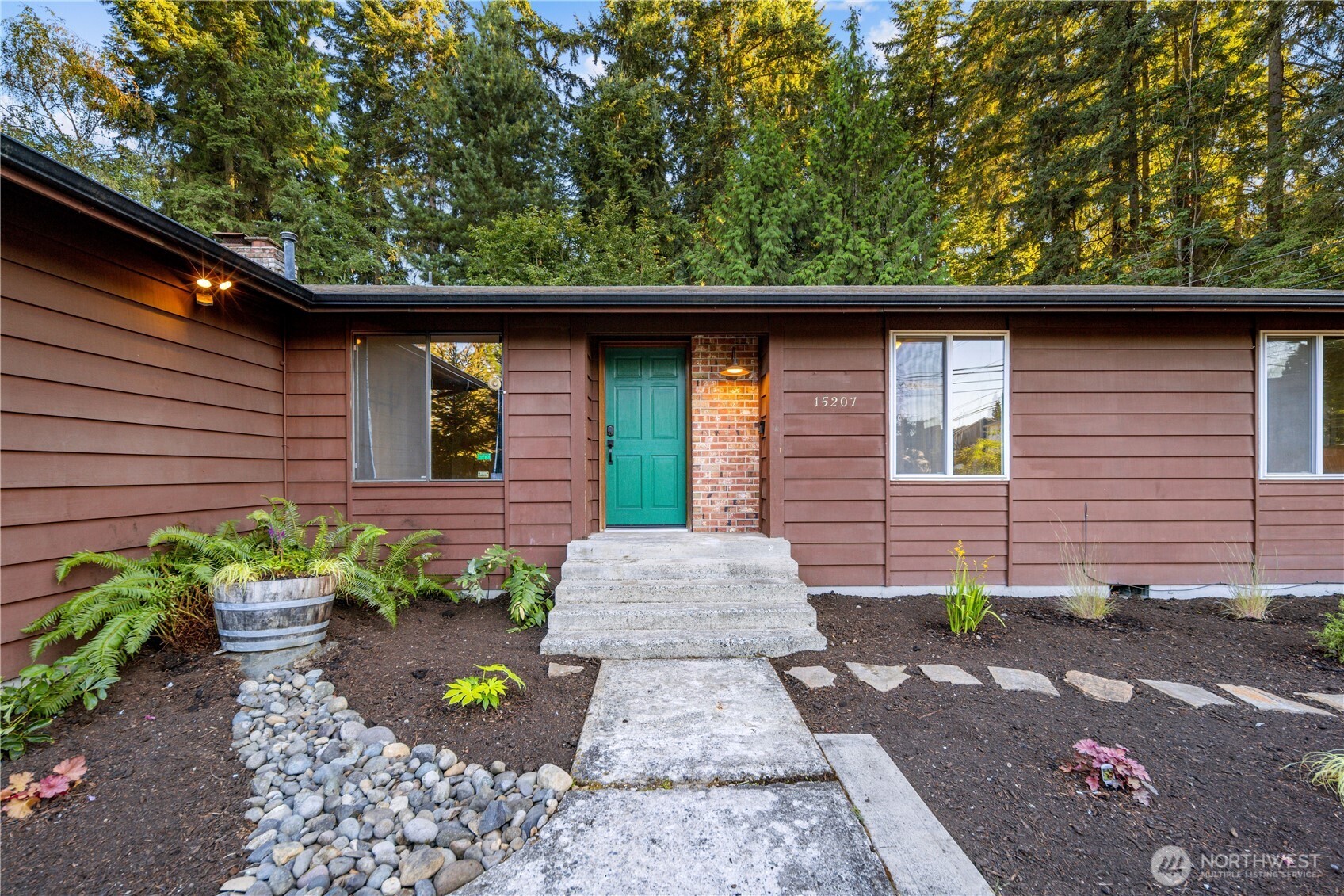 15207 94th Avenue Property Photo 3