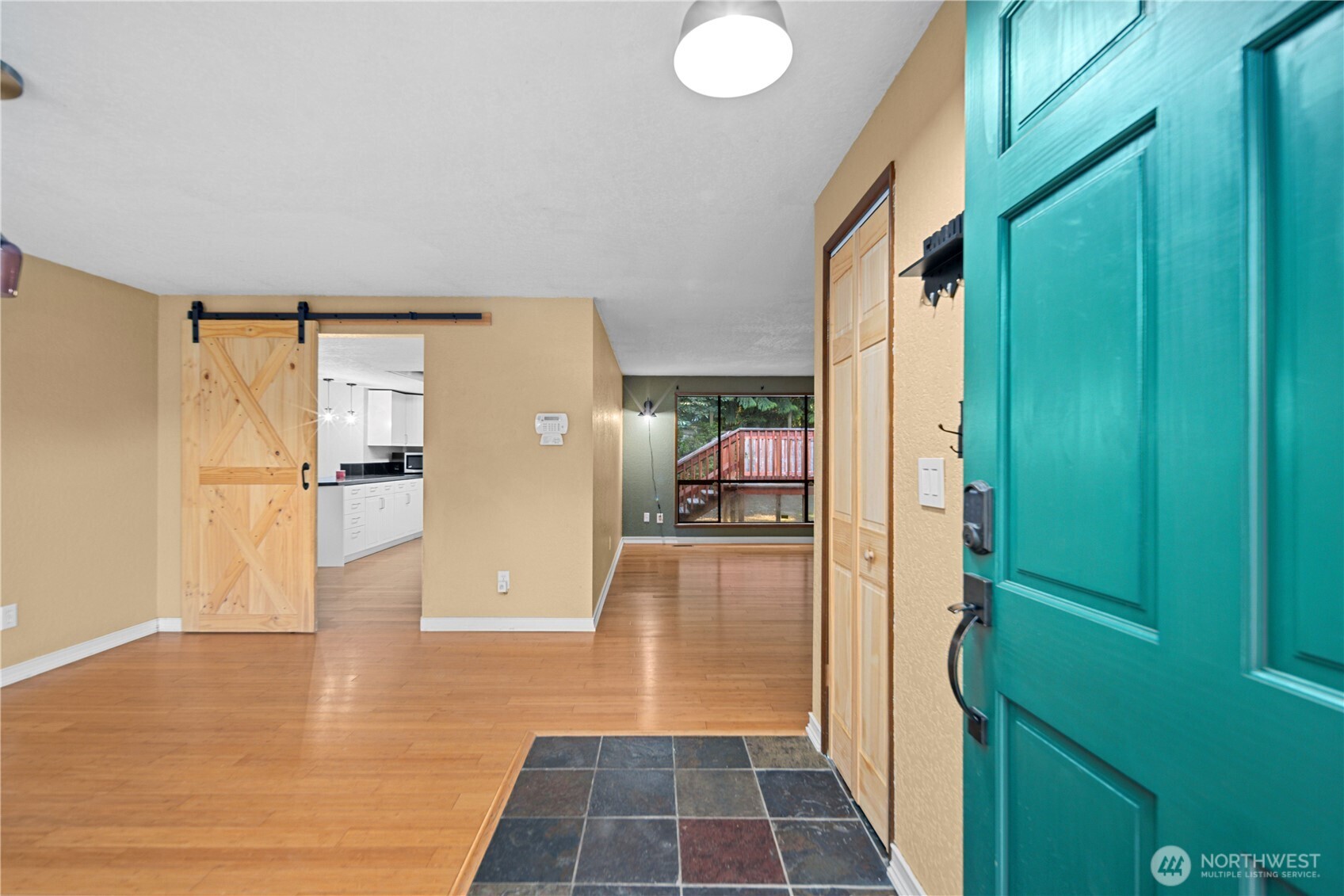 15207 94th Avenue Property Photo 4