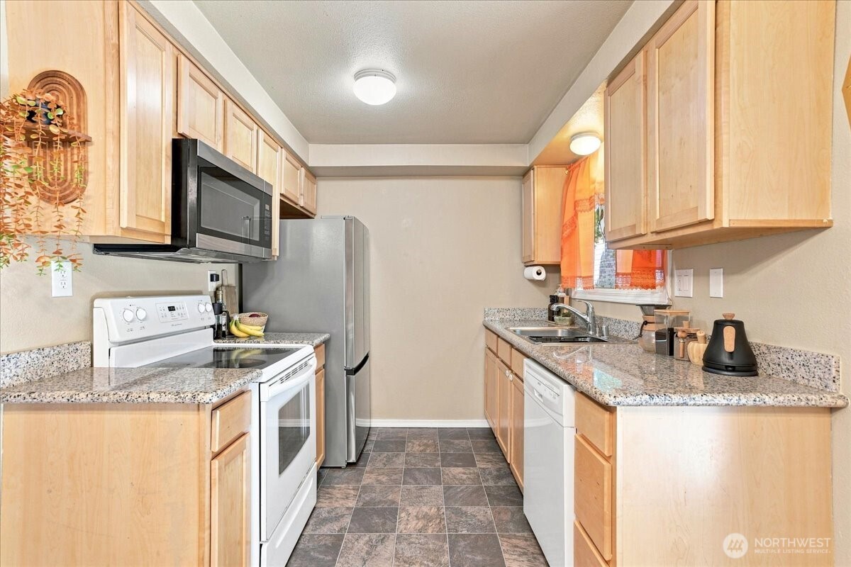 3300 Kauffman Avenue 18 Property Photo 4