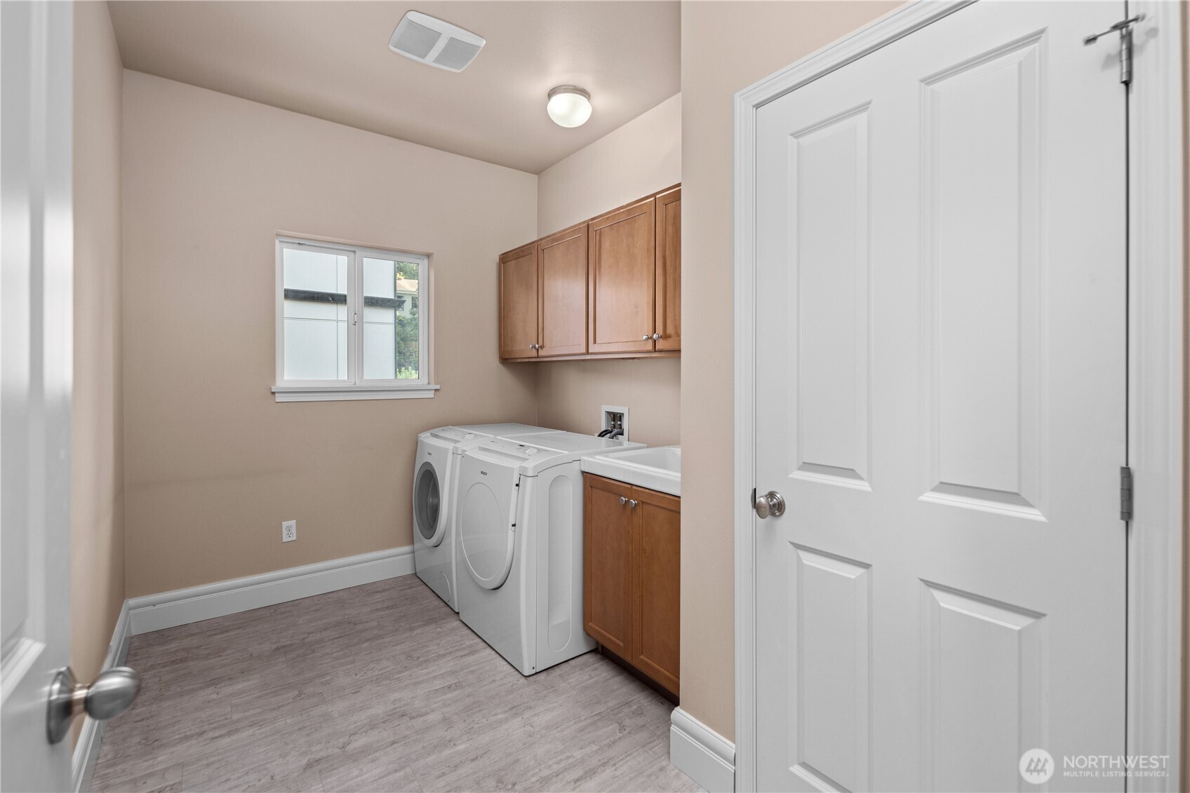 4047 Willams Avenue Property Photo 25
