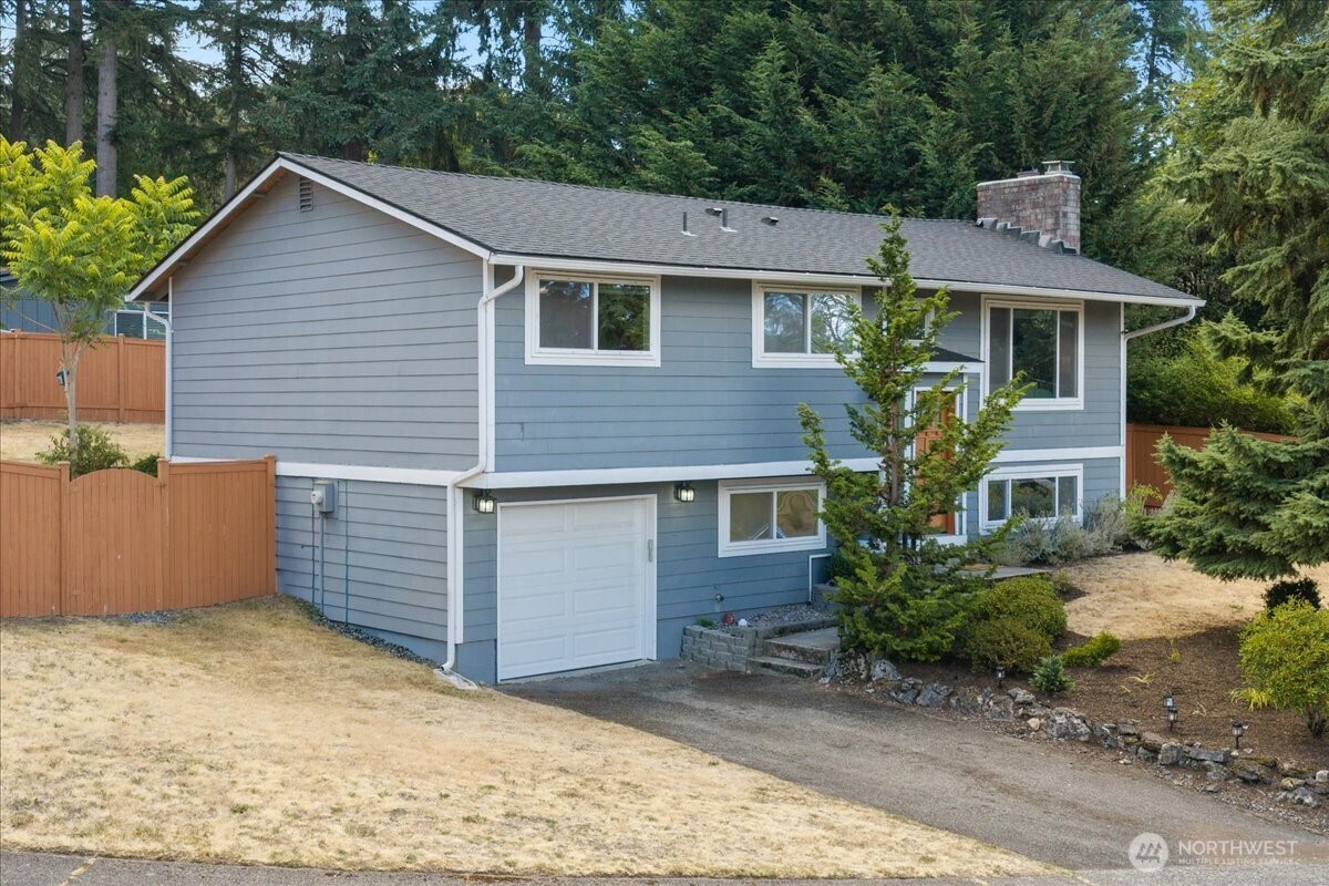 9210 166th Place Property Photo 1