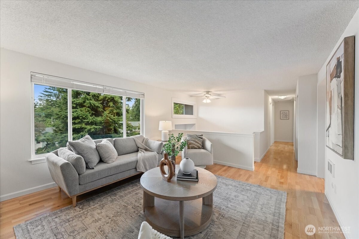 9210 166th Place Property Photo 6
