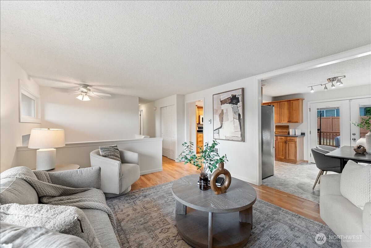 9210 166th Place Property Photo 7