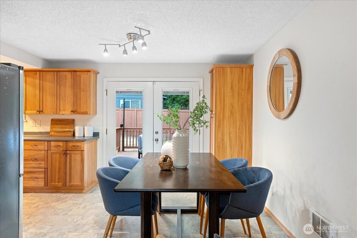 9210 166th Place Property Photo 8