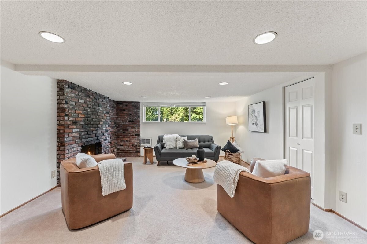 9210 166th Place Property Photo 19