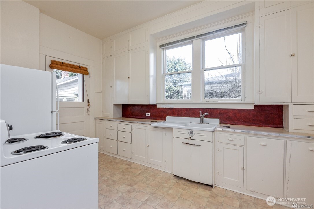 1714 Colby Avenue 2 Property Photo 8