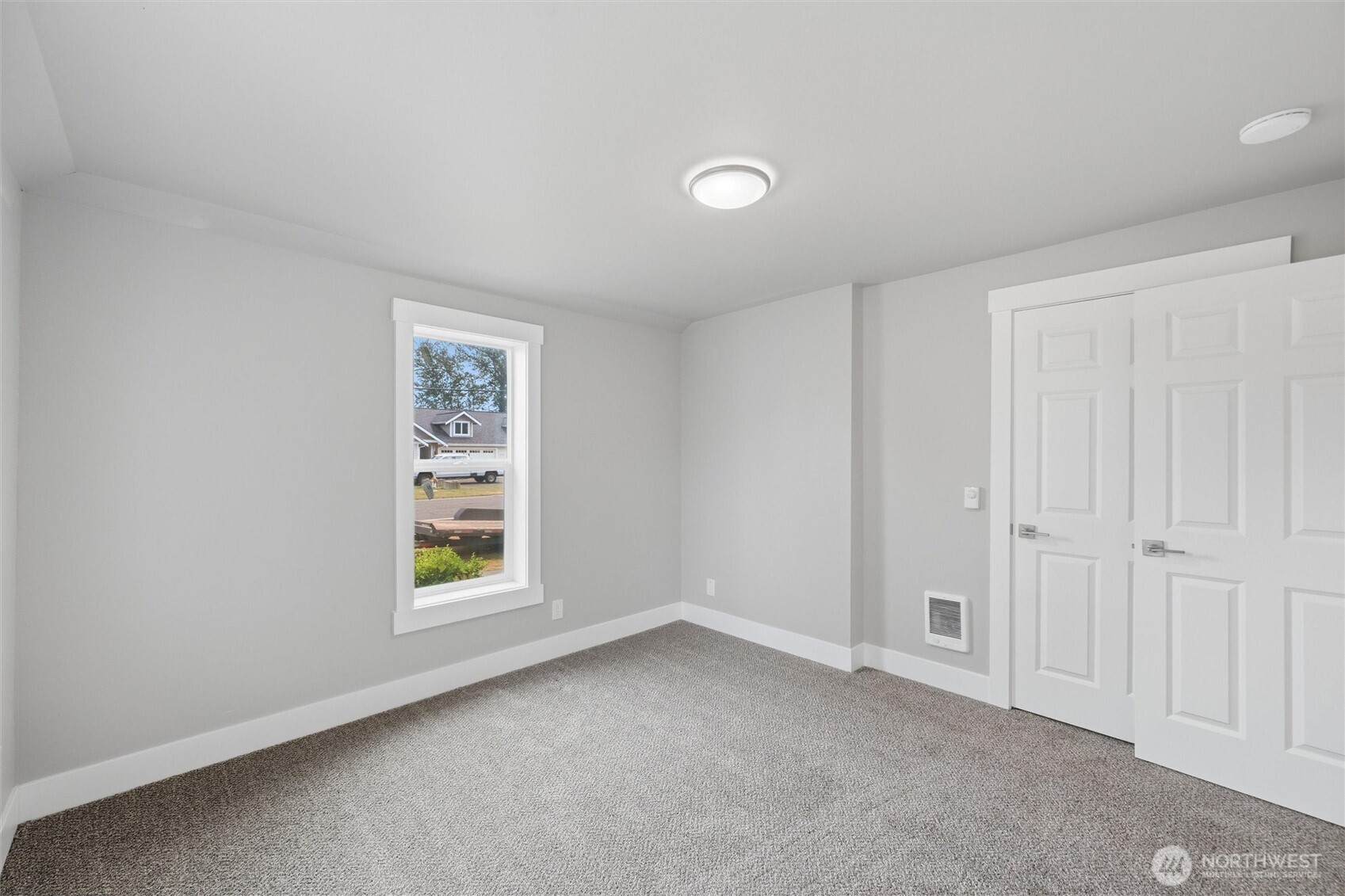 811 Nooksack Avenue Property Photo 16
