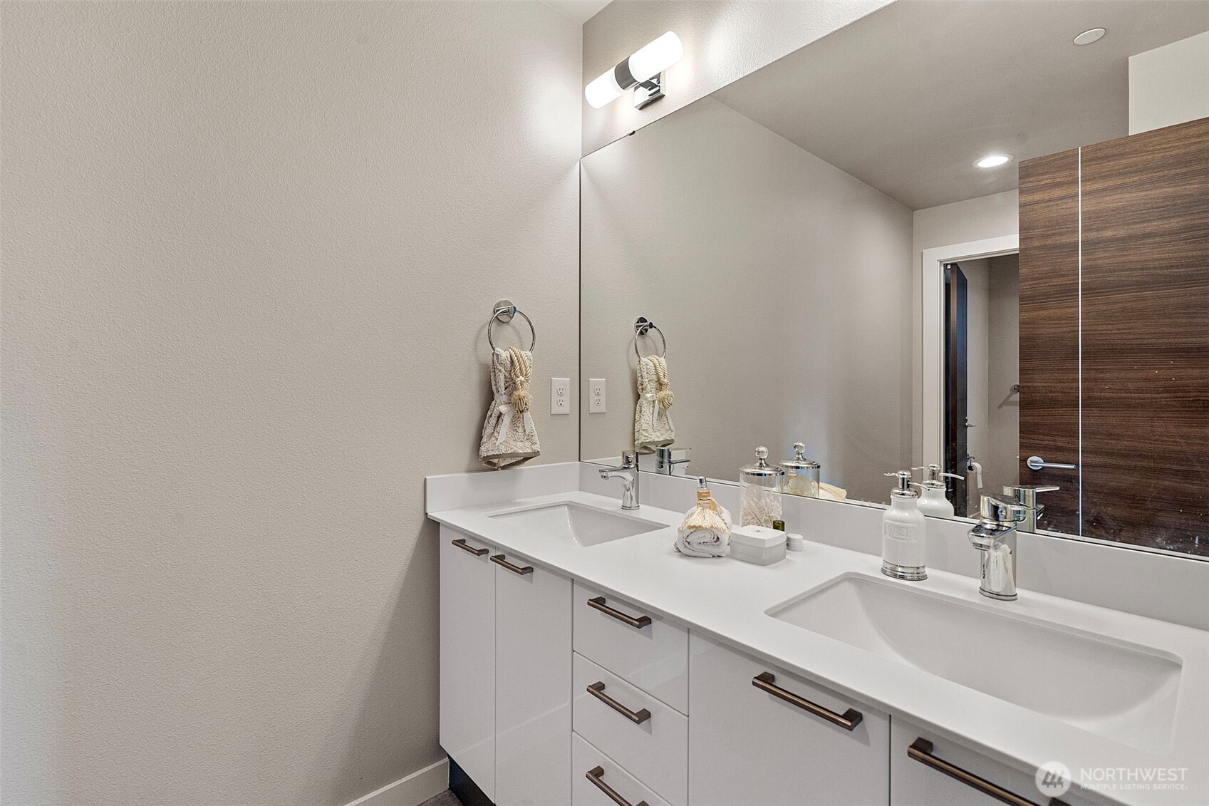 5311 48th Street Property Photo 10