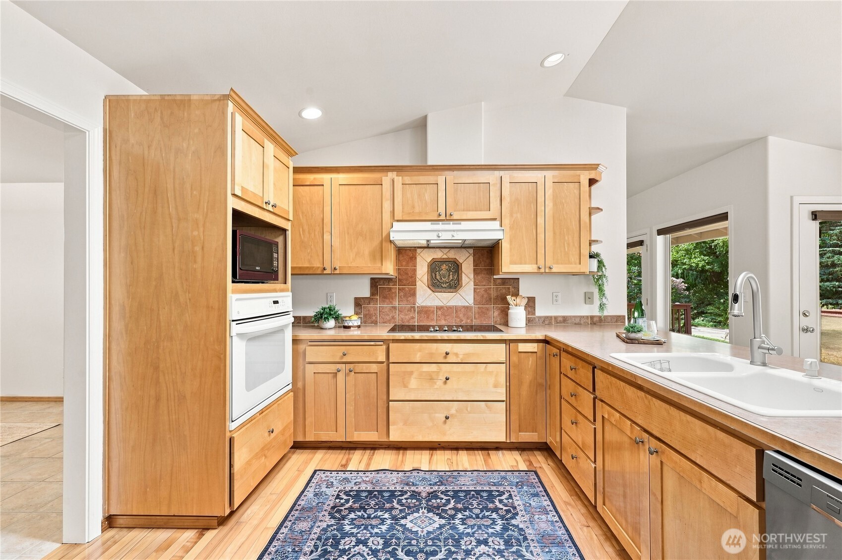 17523 Maple Hill Avenue Property Photo 10