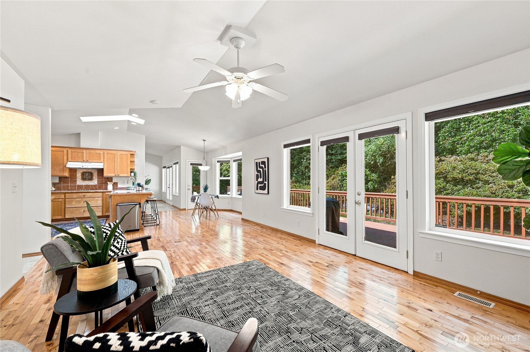 17523 Maple Hill Avenue Property Photo 13