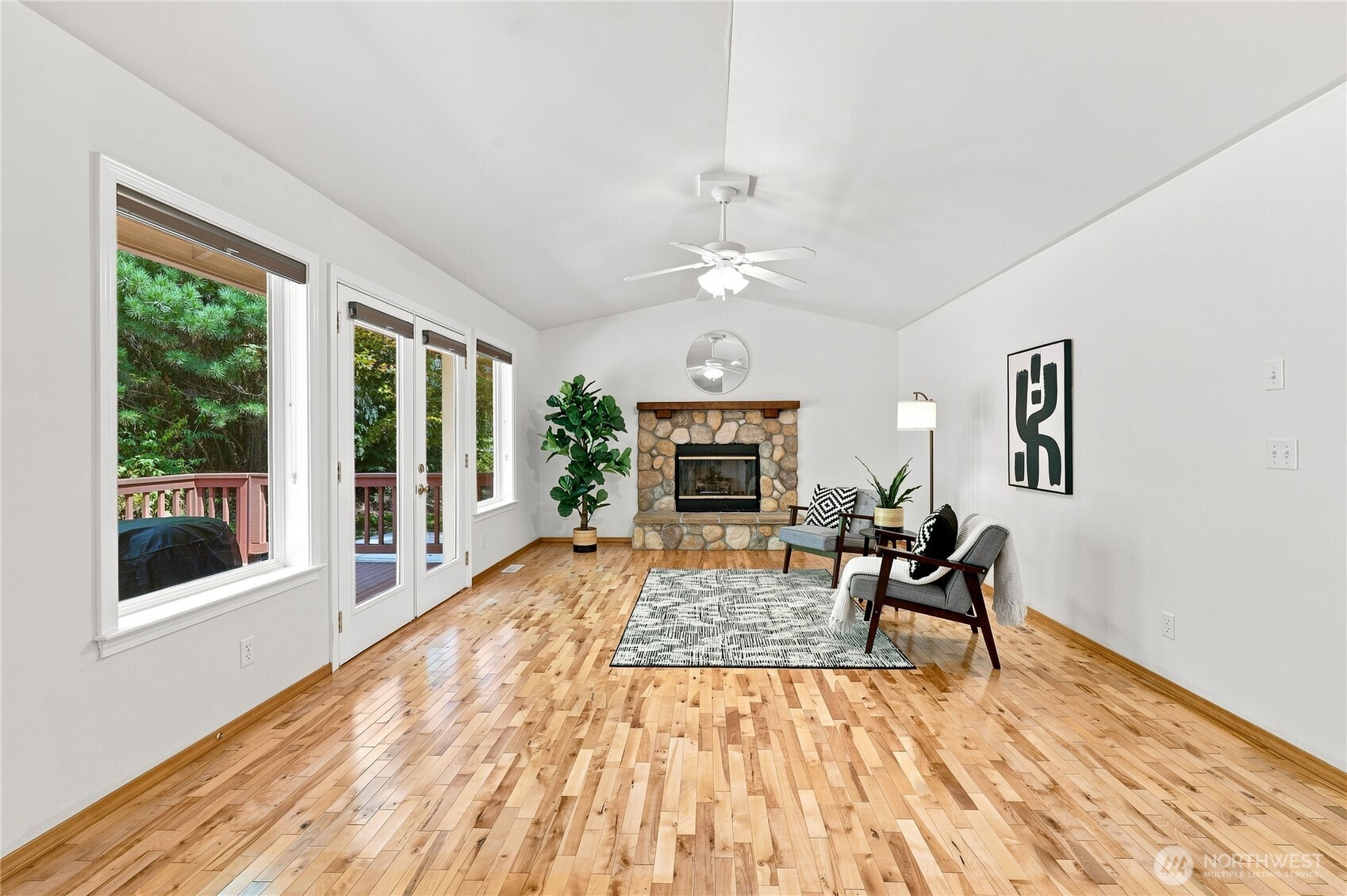 17523 Maple Hill Avenue Property Photo 14