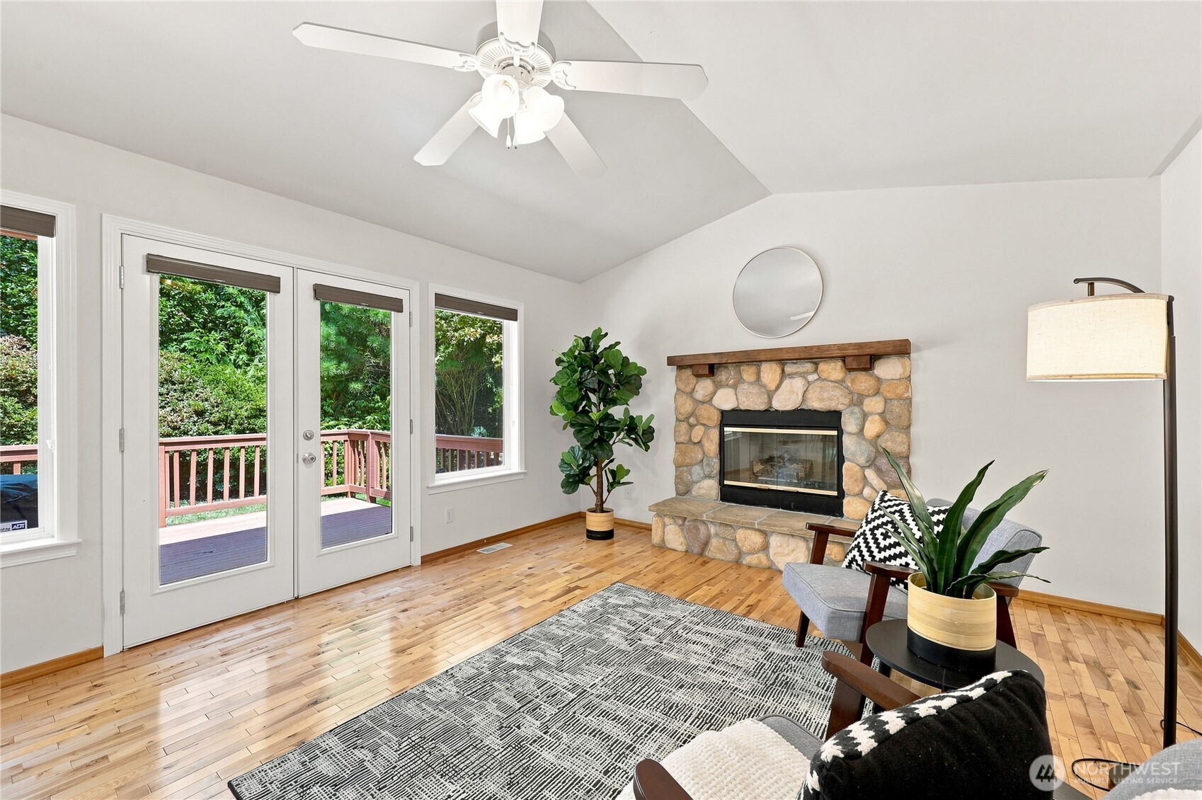 17523 Maple Hill Avenue Property Photo 15