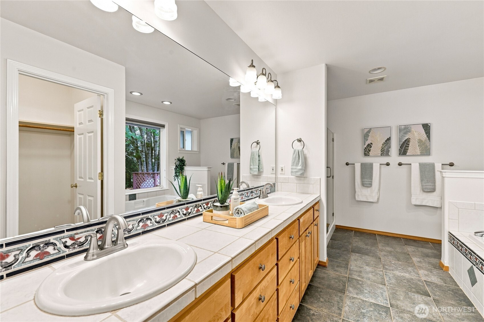 17523 Maple Hill Avenue Property Photo 23