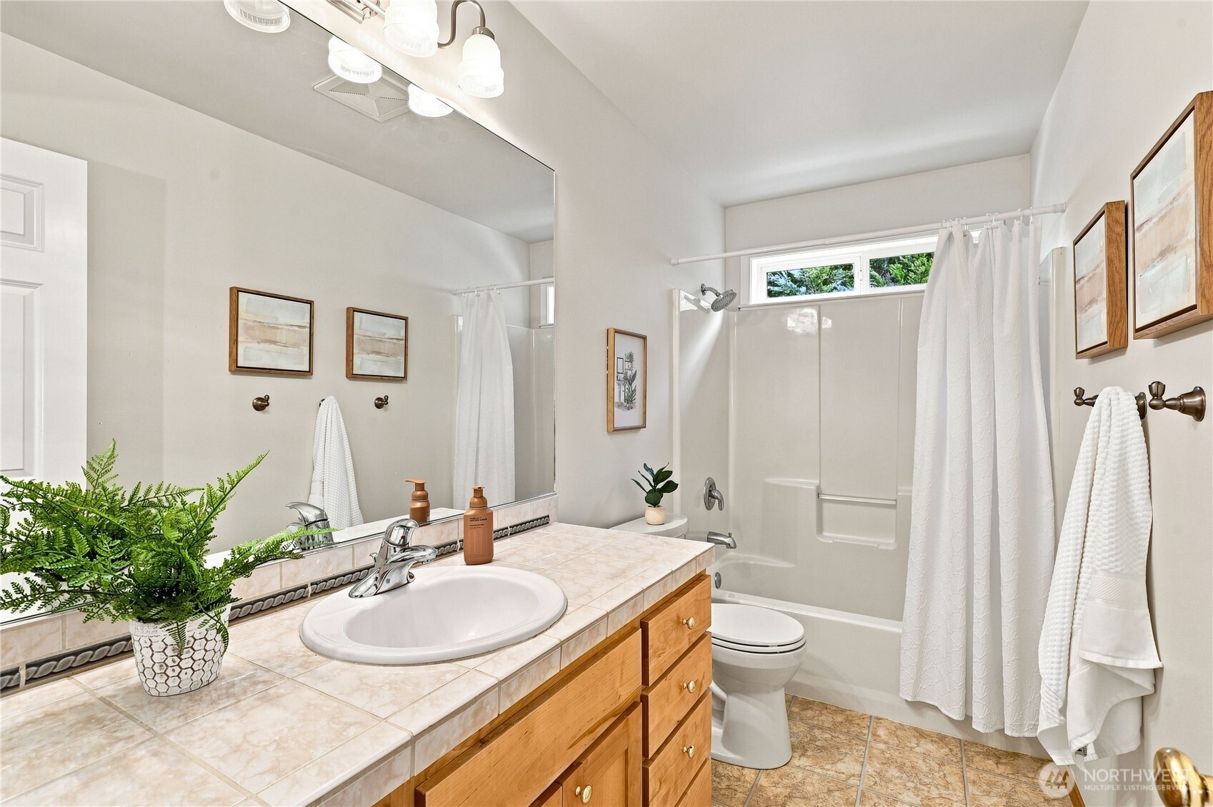 17523 Maple Hill Avenue Property Photo 28
