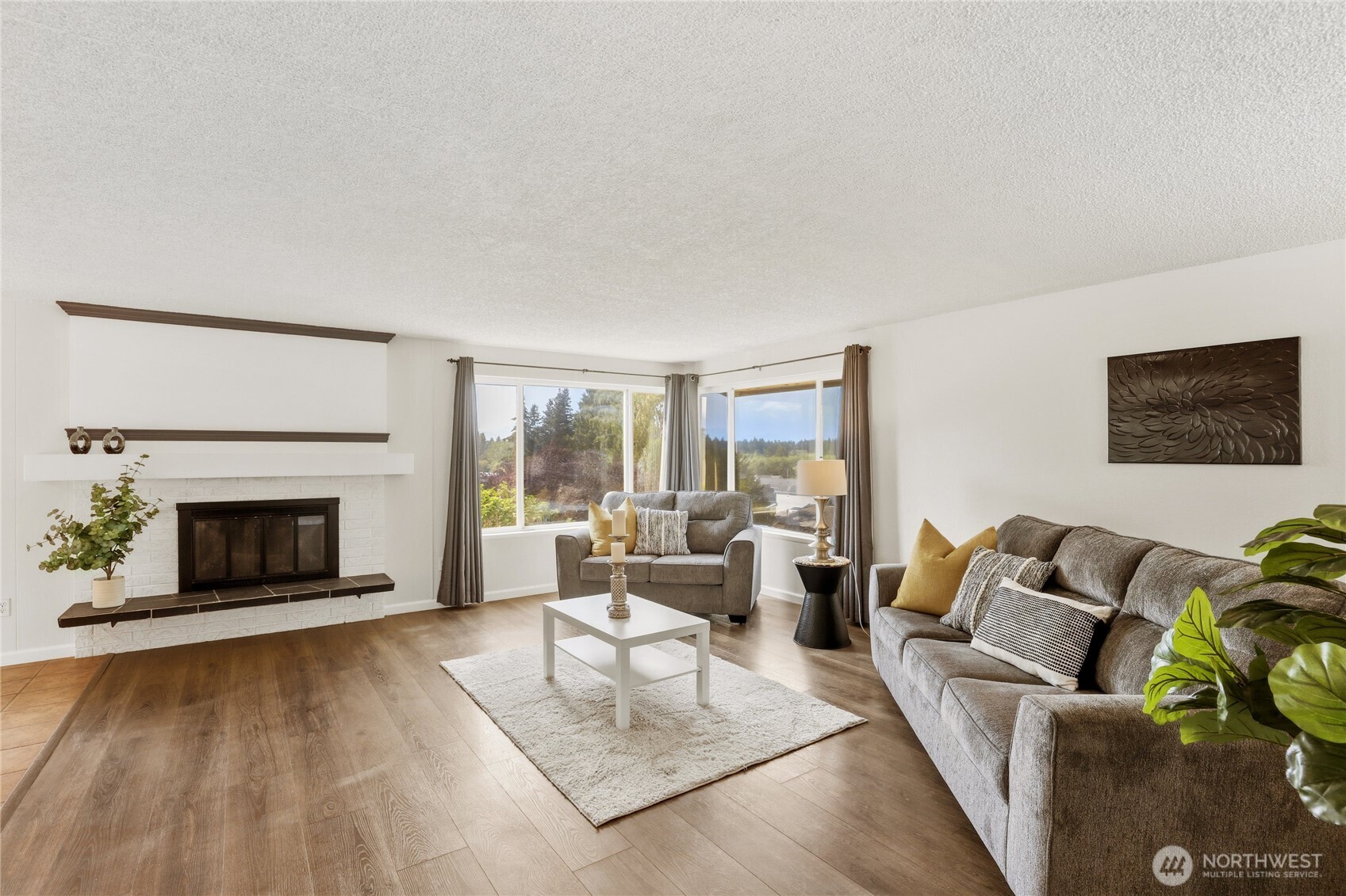 1875 Ne Bentley Drive Property Photo 4