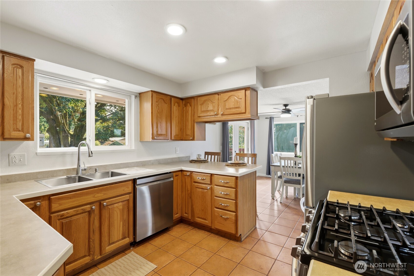 1875 Ne Bentley Drive Property Photo 10