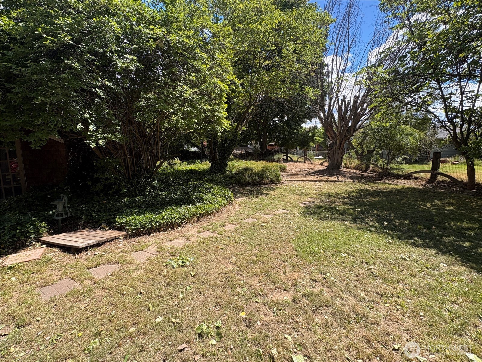 1127 Fern Avenue Property Photo 5