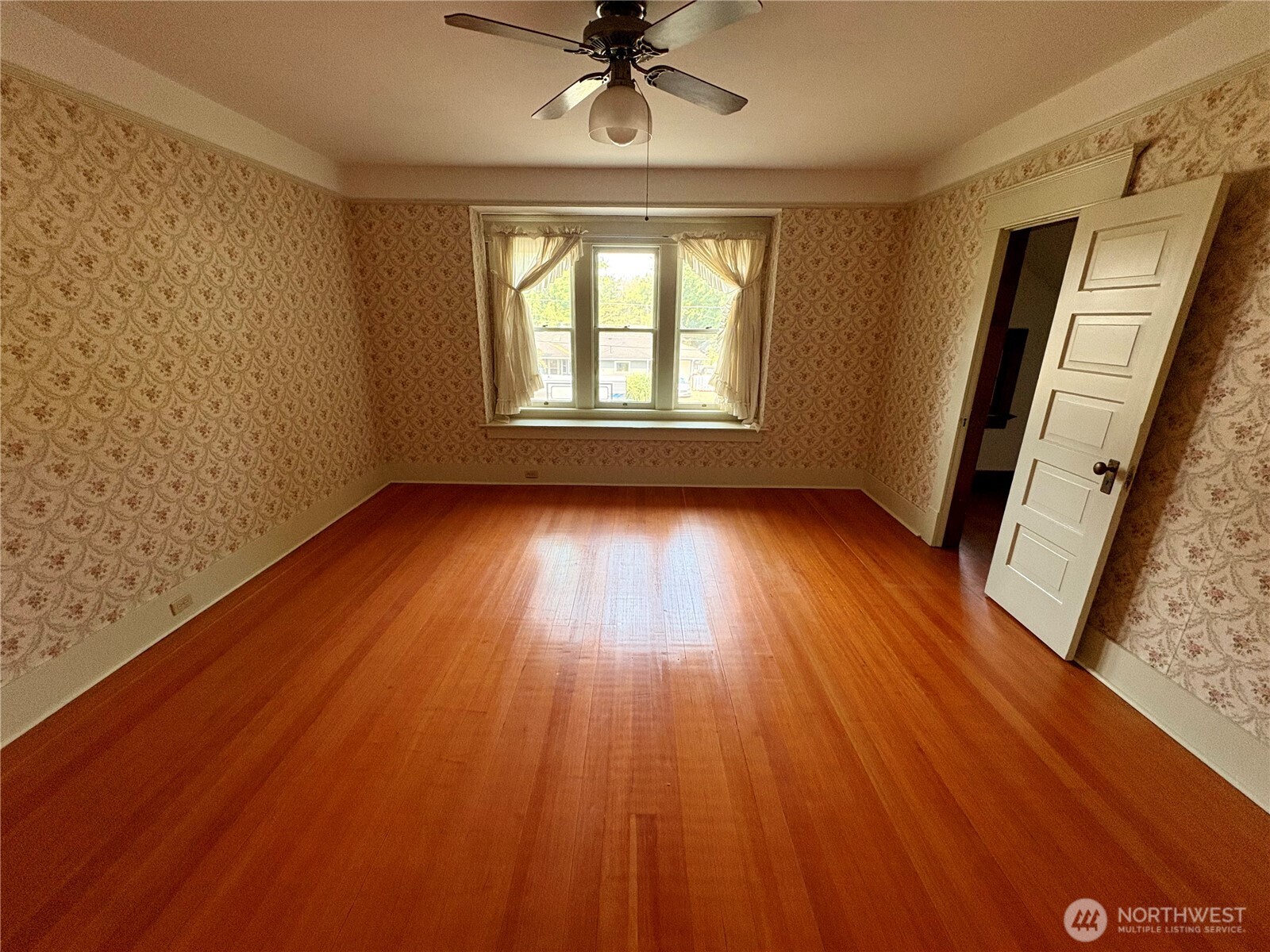 1127 Fern Avenue Property Photo 13