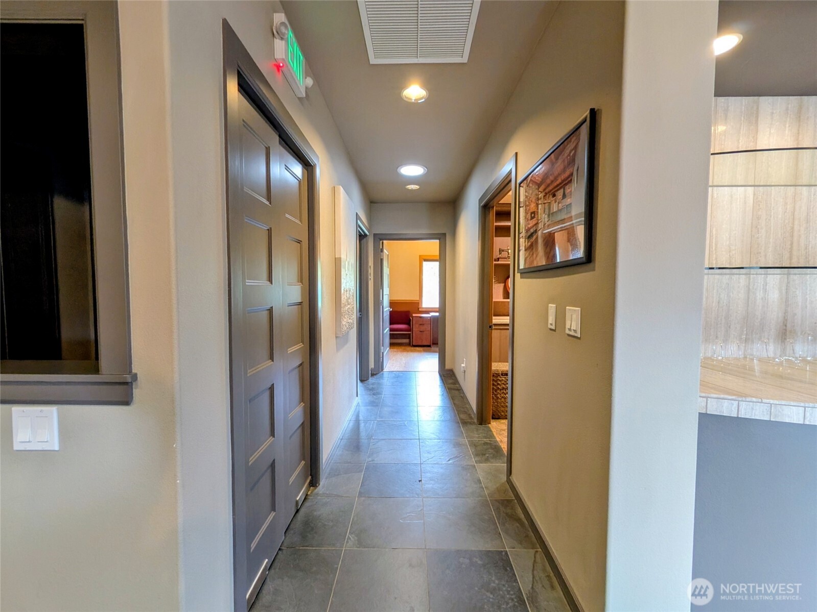 259003 Hwy 101 B Property Photo 16