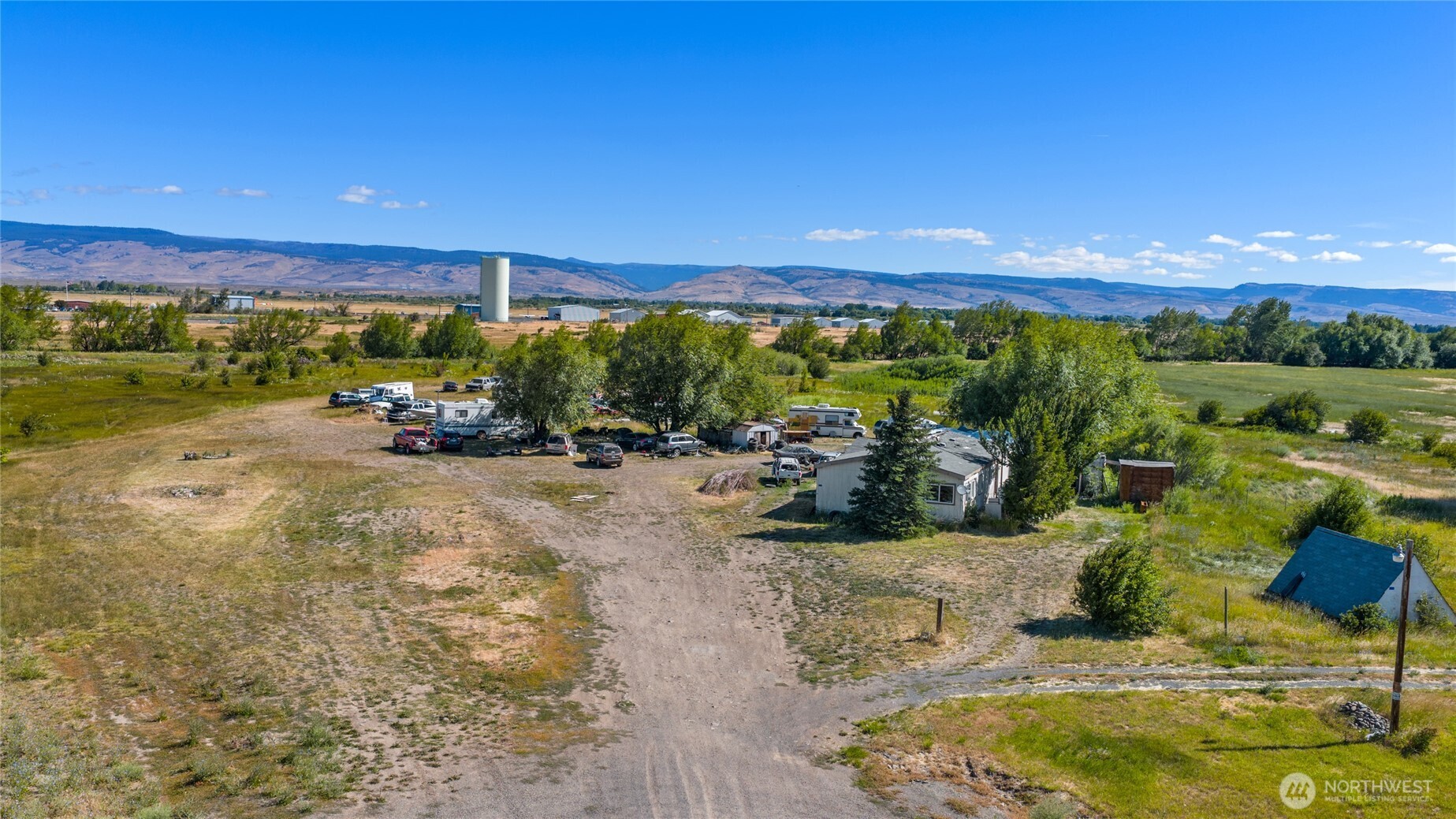 1215 E Sanders Road Property Photo 1