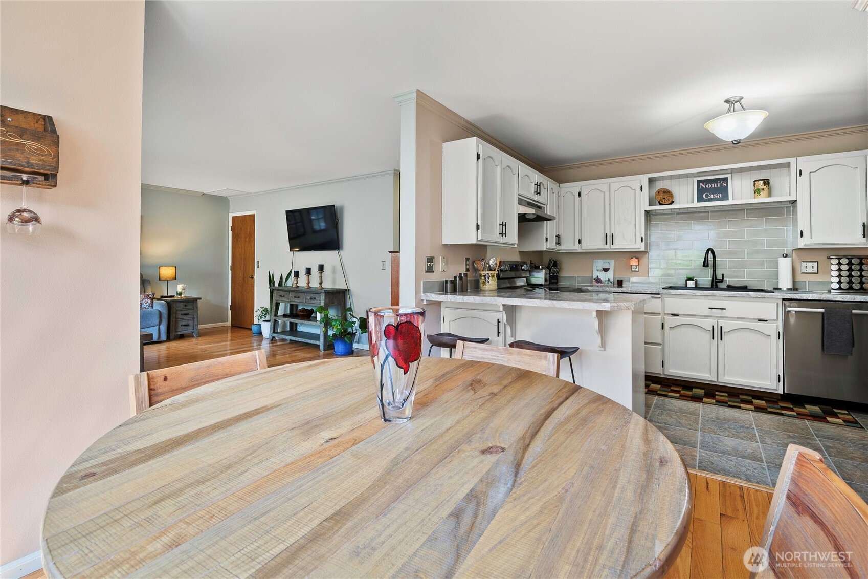 1111 Grover St. 1b Property Photo 13