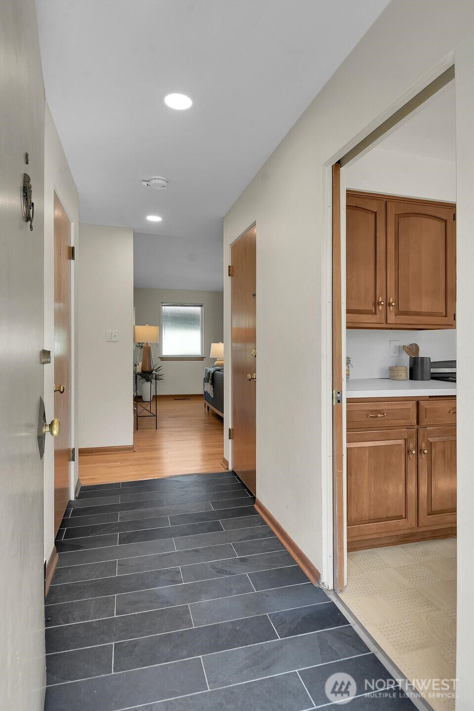 1714 Ne Brockman Place Property Photo 3