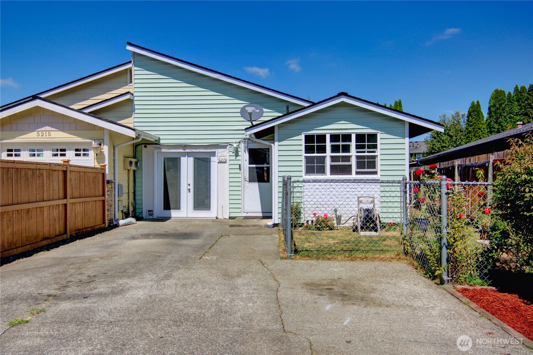 5219 101st Place Property Photo 3