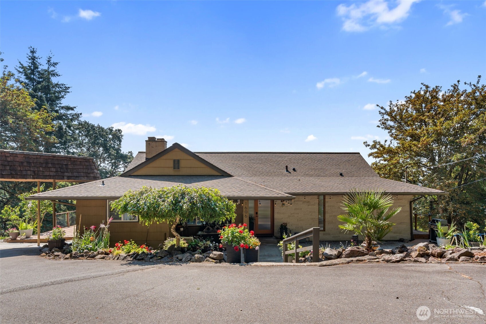 1606 SE Aust Manor Drive Property Photo 1