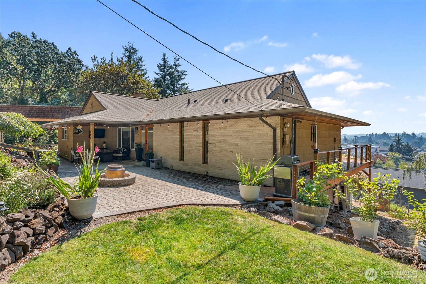 1606 Se Aust Manor Drive Property Photo 2