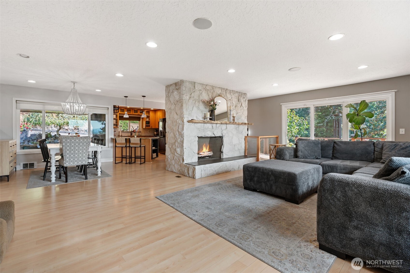 1606 Se Aust Manor Drive Property Photo 4