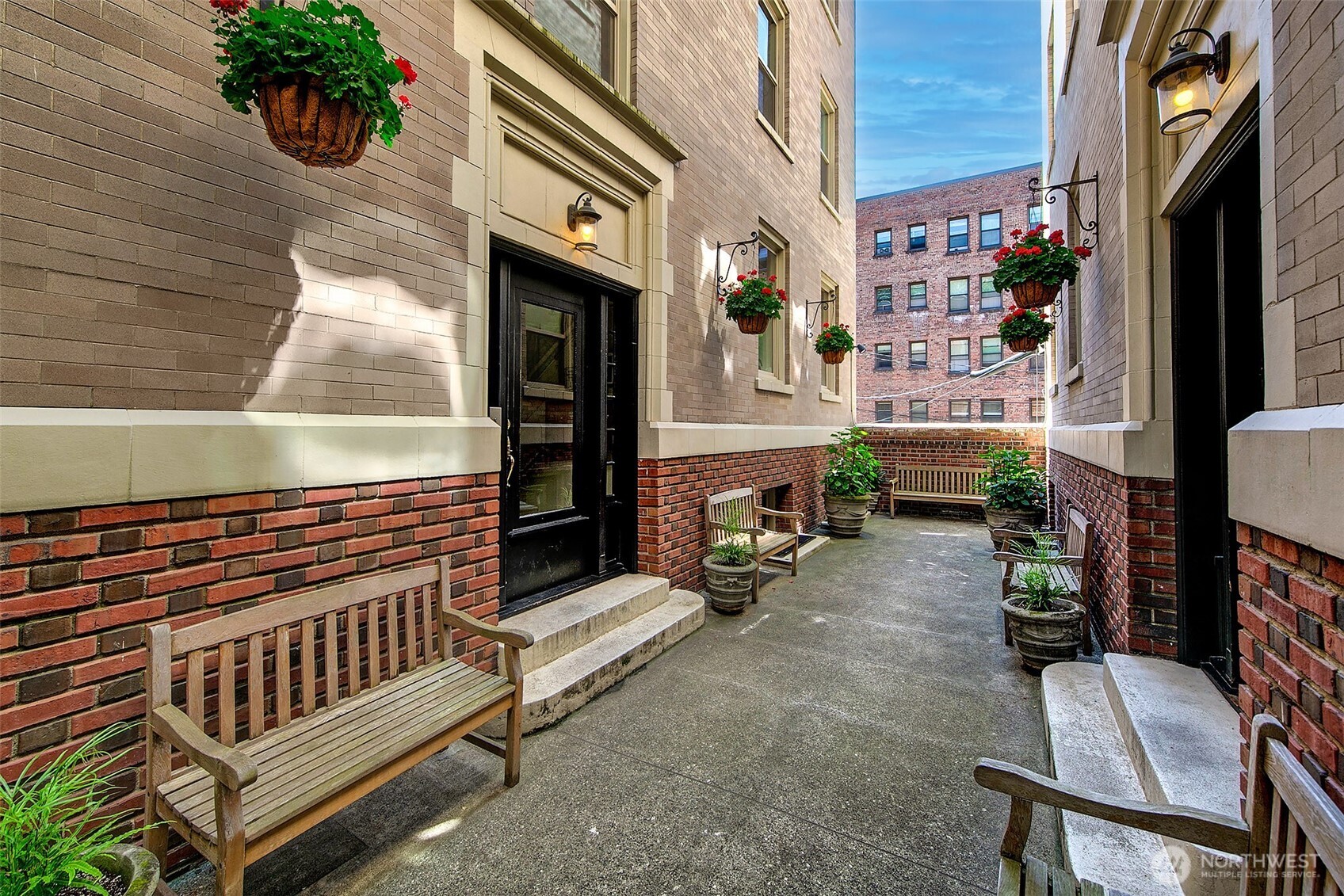 125 Warren Avenue J Property Photo 7
