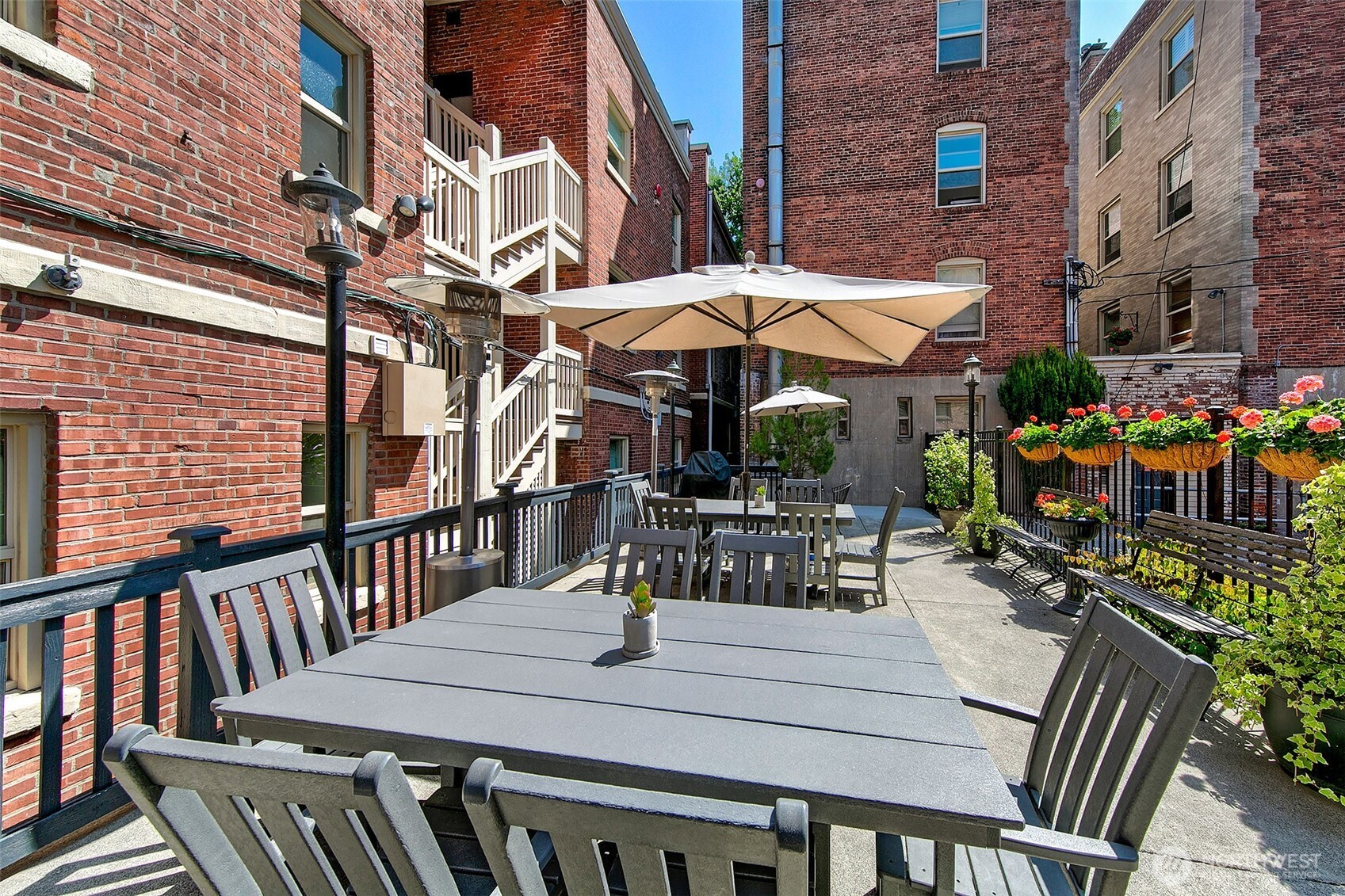 125 Warren Avenue J Property Photo 22