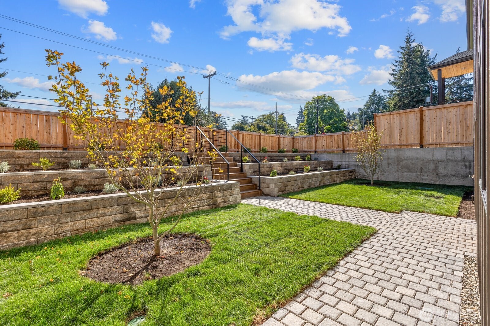 3312 W Dravus Street Property Photo 2