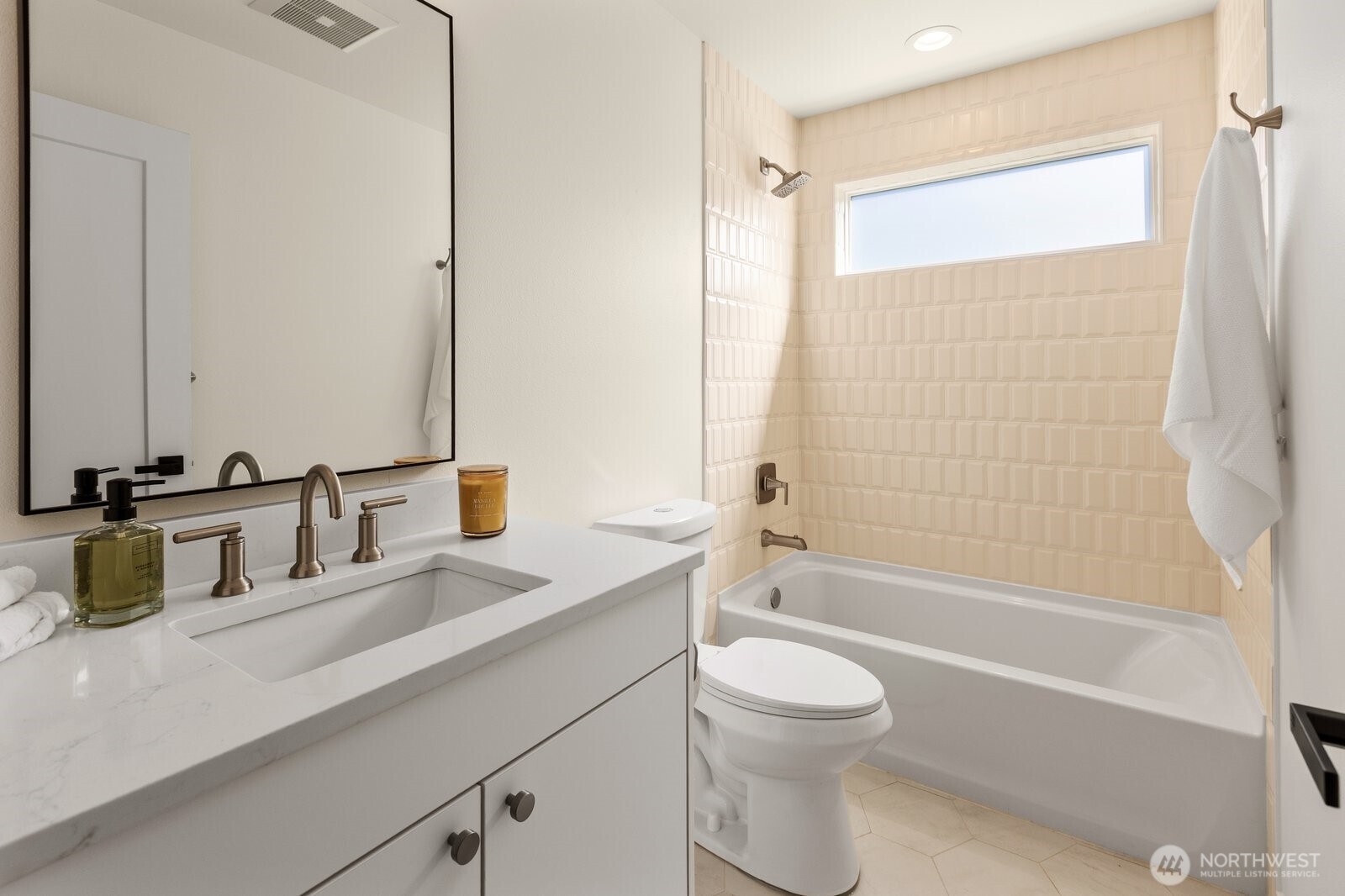 3312 W Dravus Street Property Photo 7