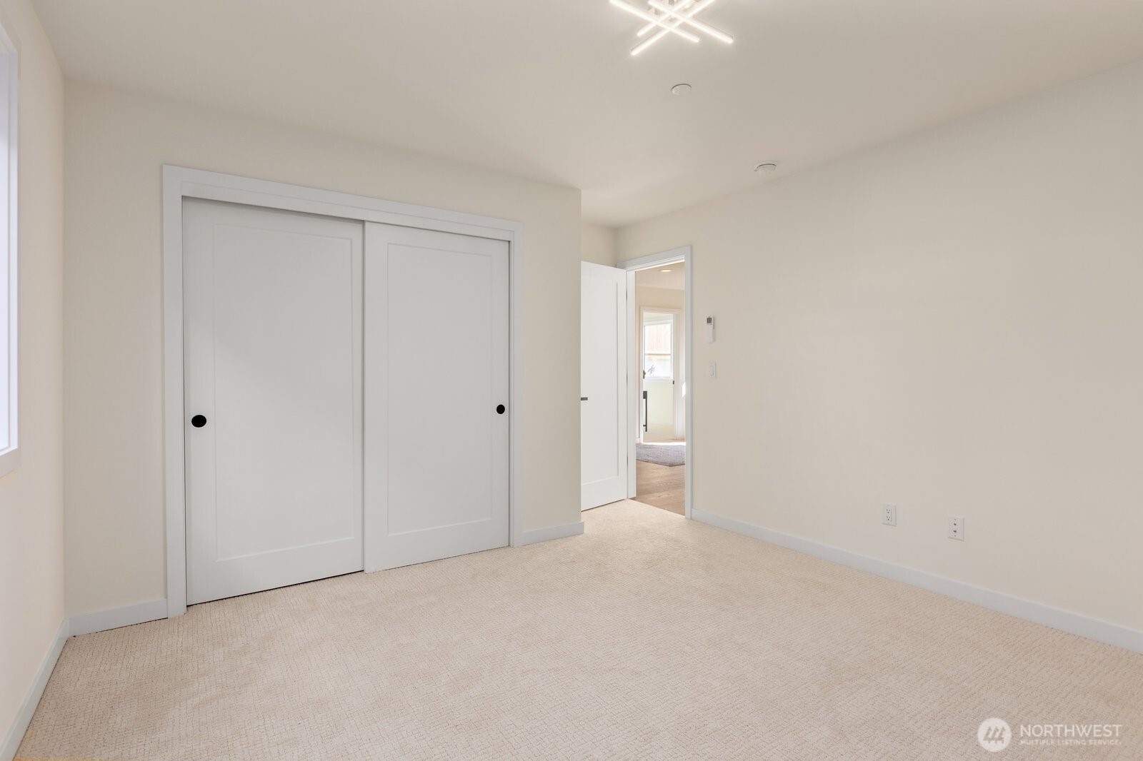 3312 W Dravus Street Property Photo 31