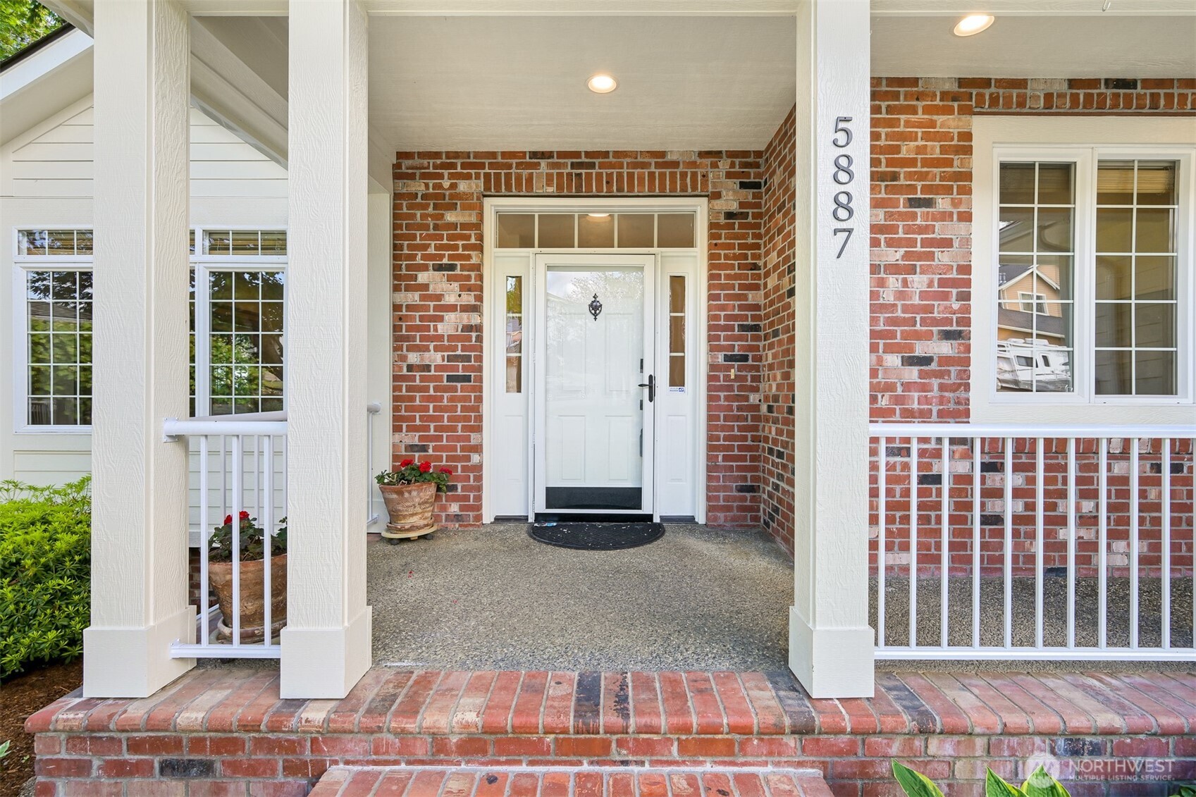 5887 Bay Pine Court Property Photo 7