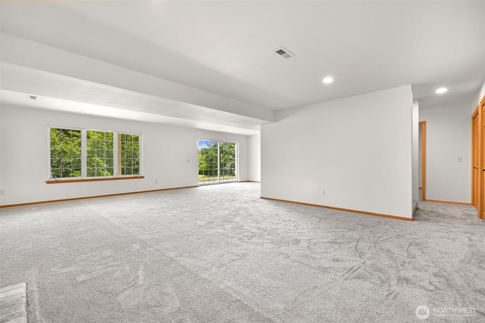 5887 Bay Pine Court Property Photo 32