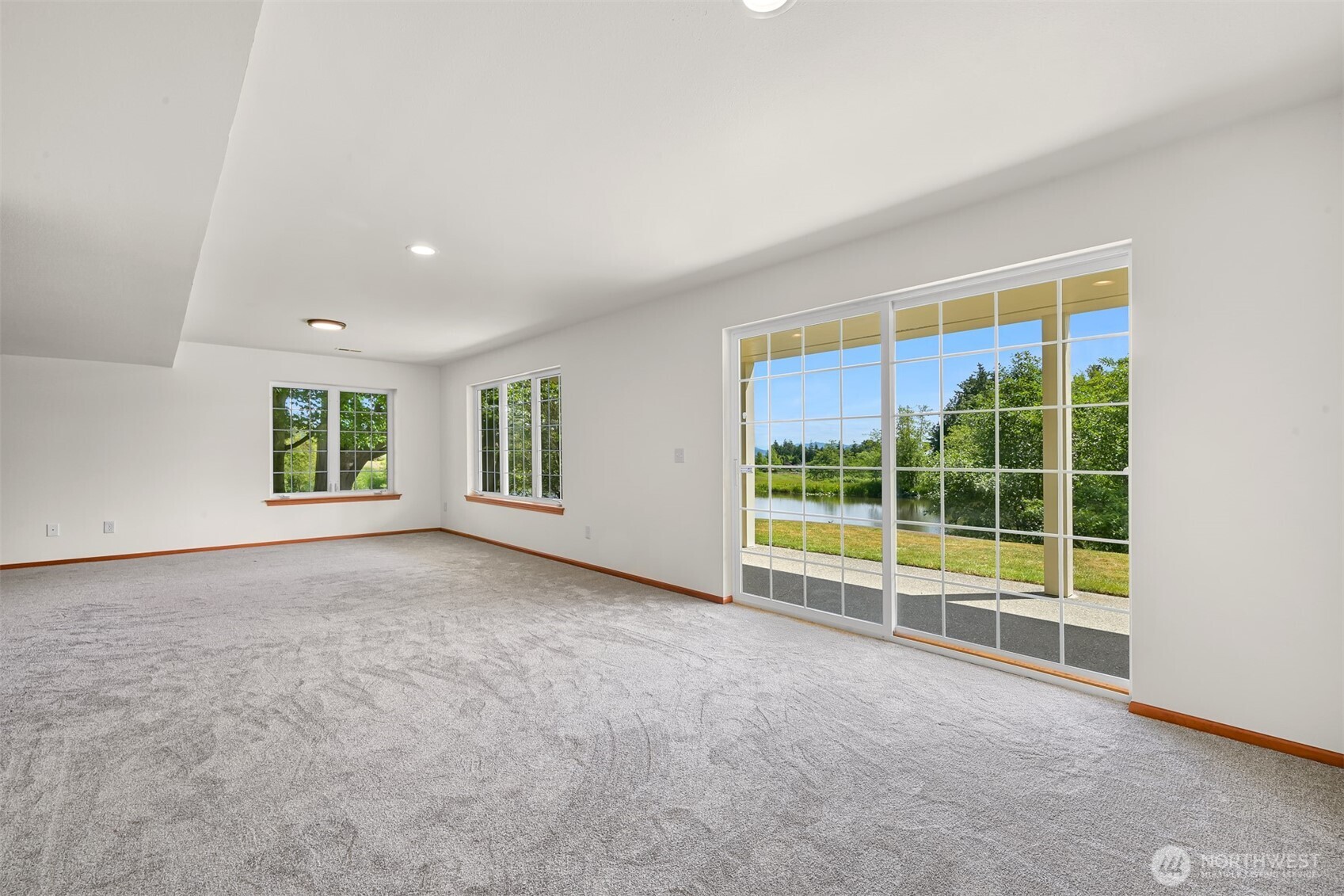 5887 Bay Pine Court Property Photo 33