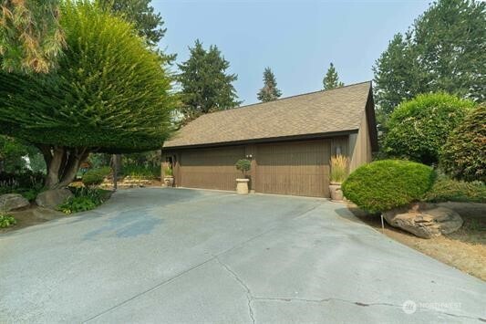820 Meadowlark Lane Property Photo 4