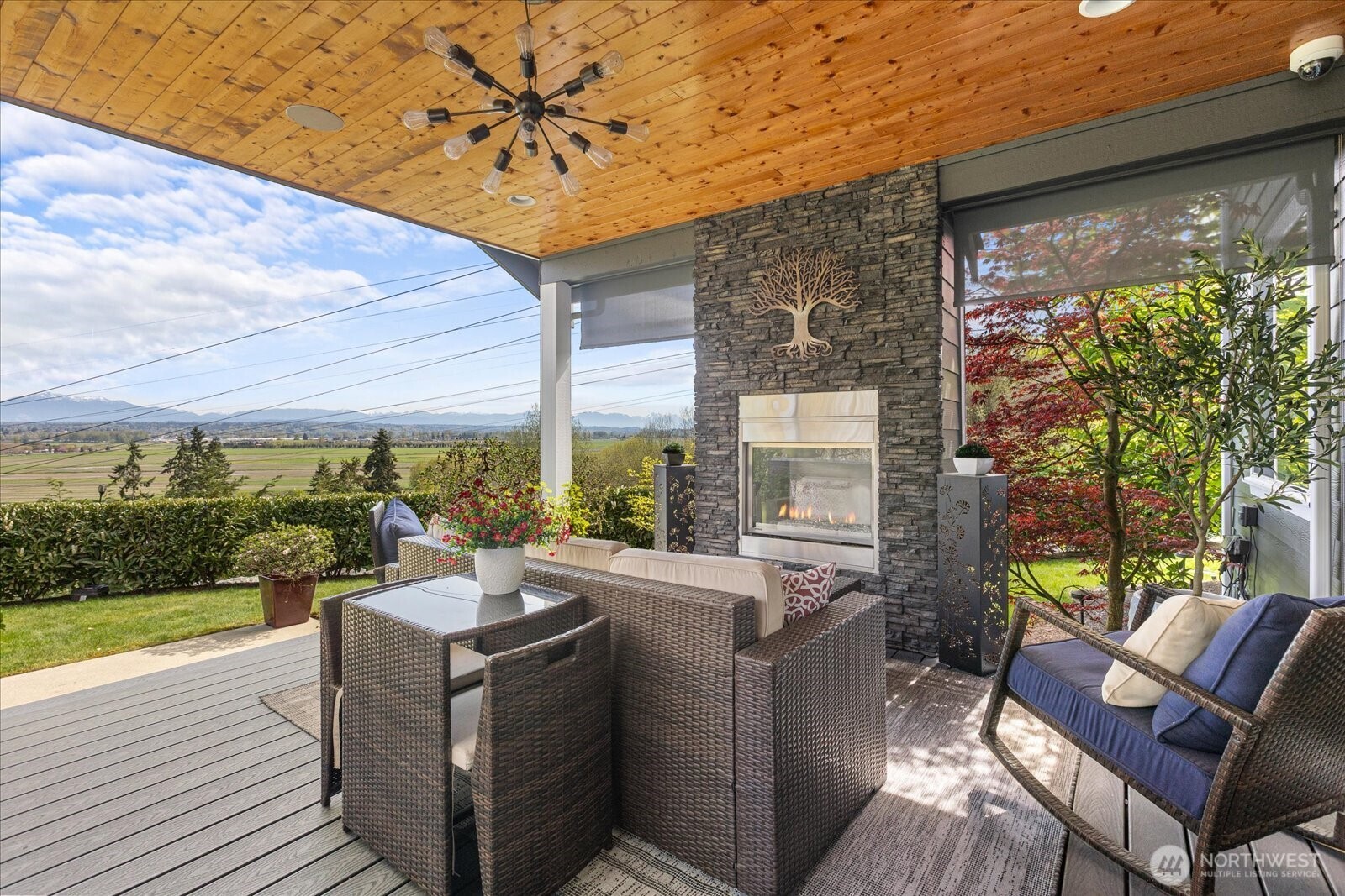 11733 Seattle Hill Road Property Photo 2