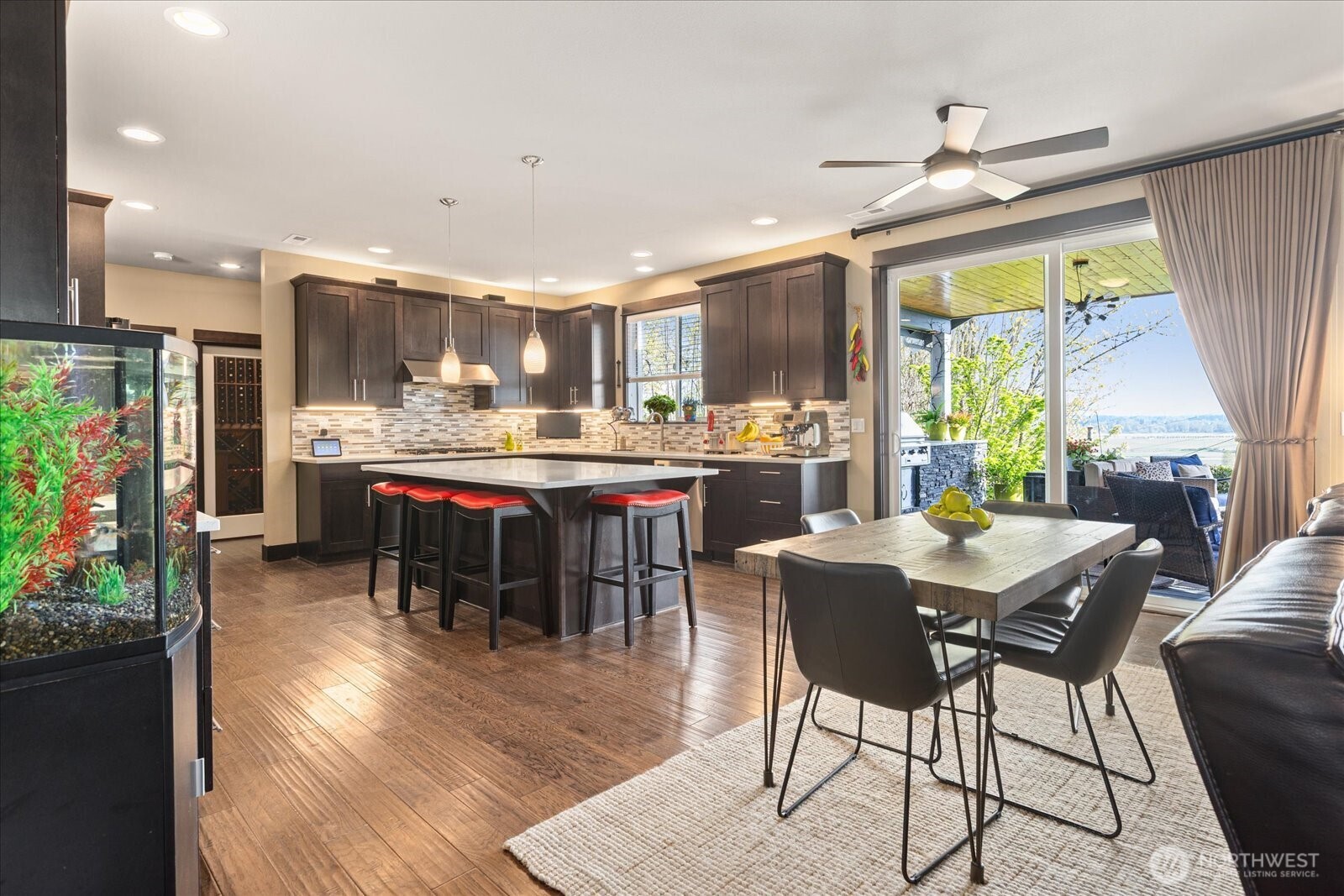 11733 Seattle Hill Road Property Photo 4