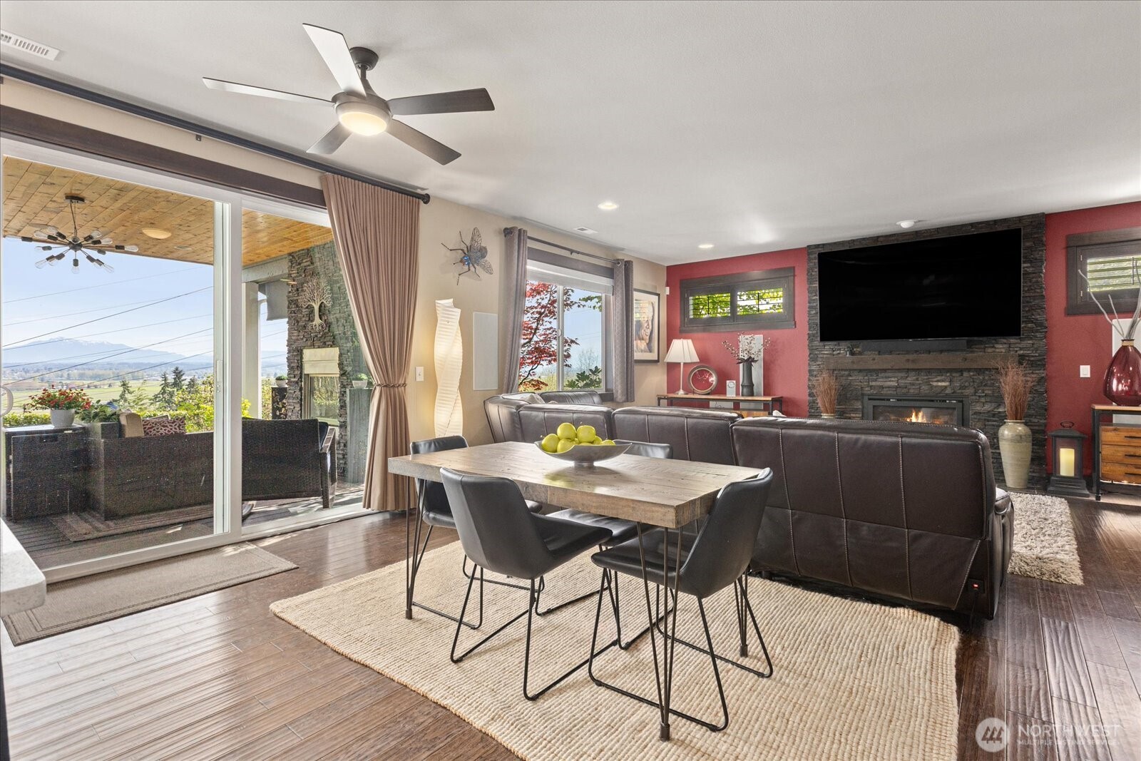 11733 Seattle Hill Road Property Photo 5
