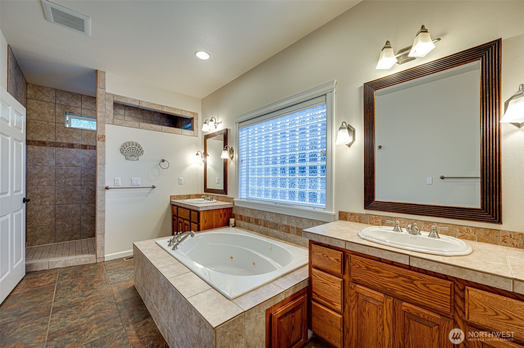 805 Insel Road Property Photo 14