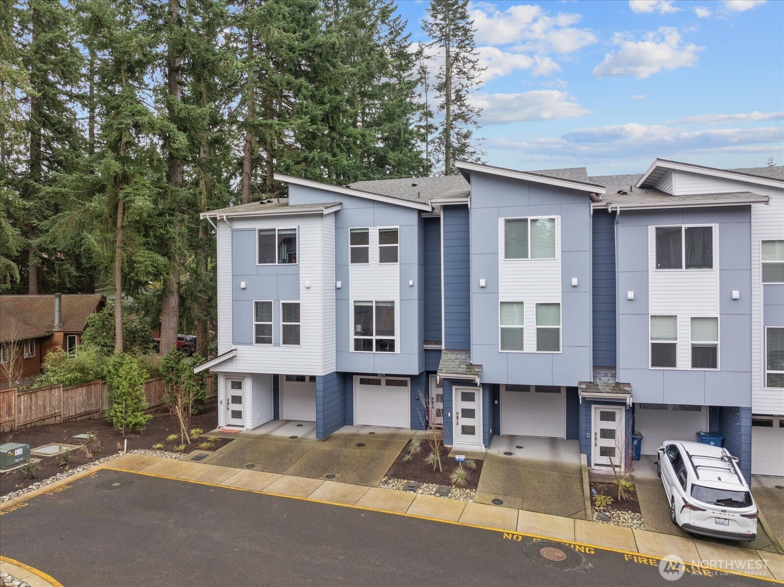23413 Edmonds Wy A2 Property Photo 1