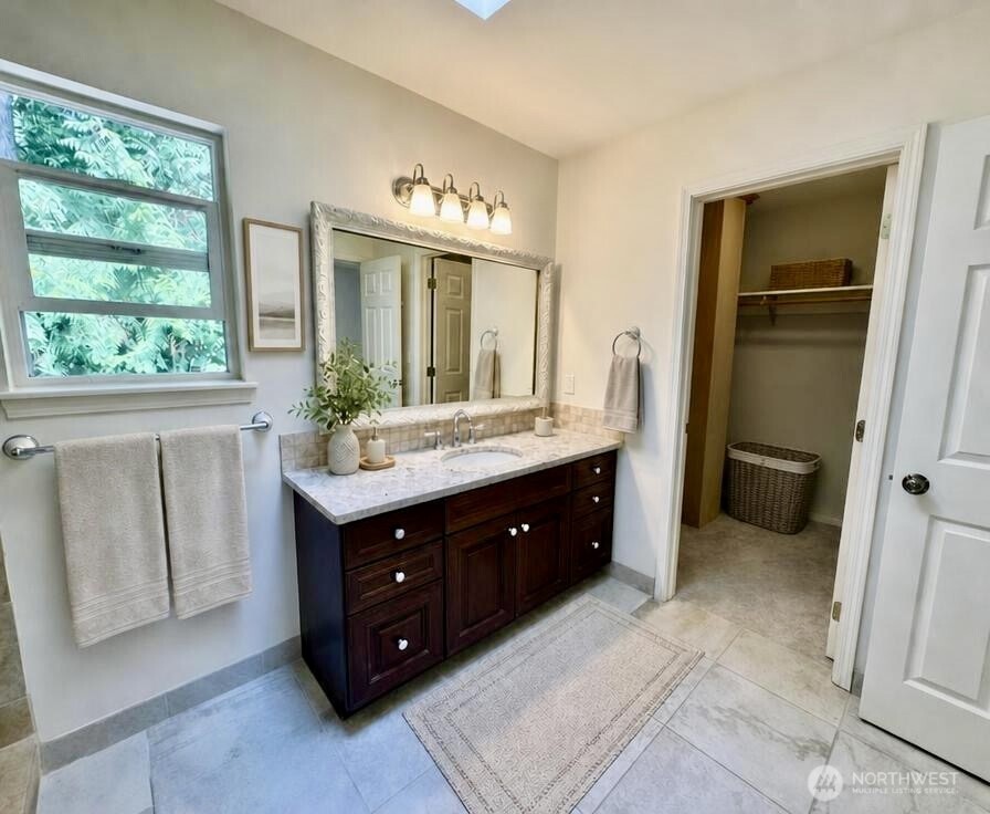 15944 Ne Lemolo Shore Drive Property Photo 14