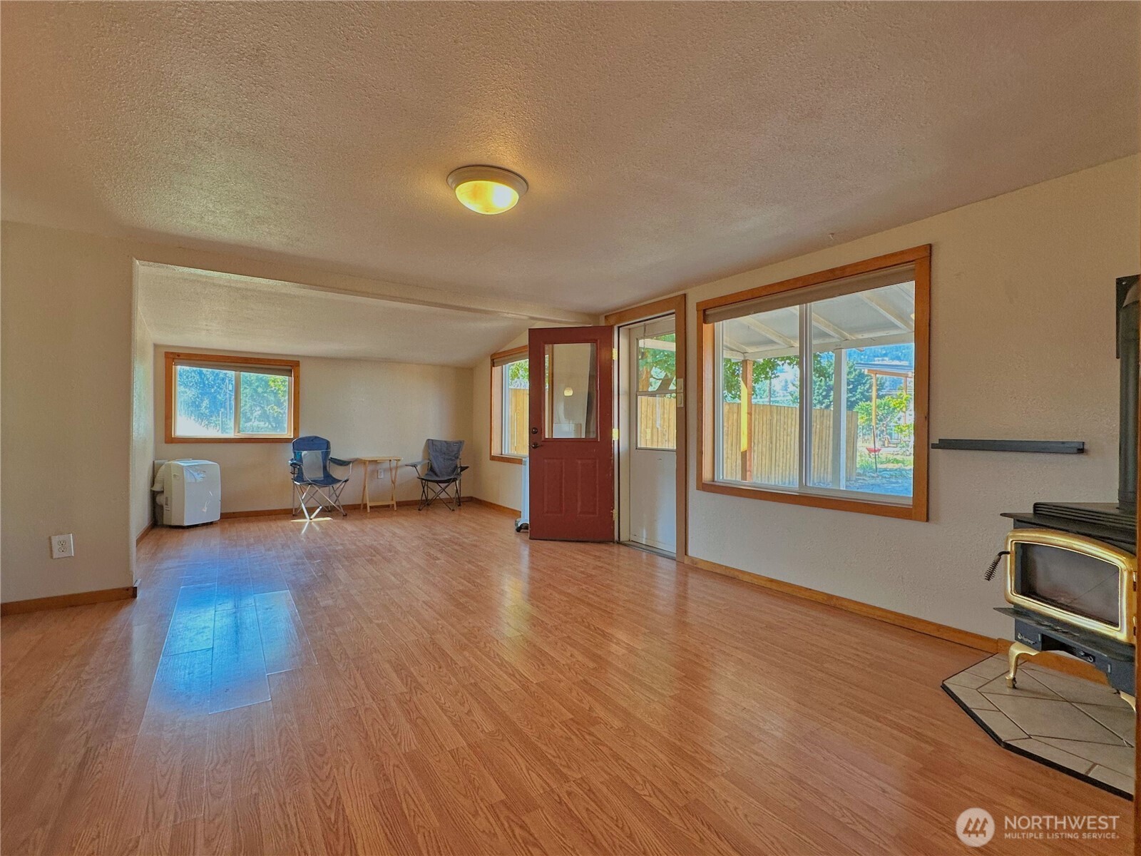 1211 Hughes Lane Property Photo 8