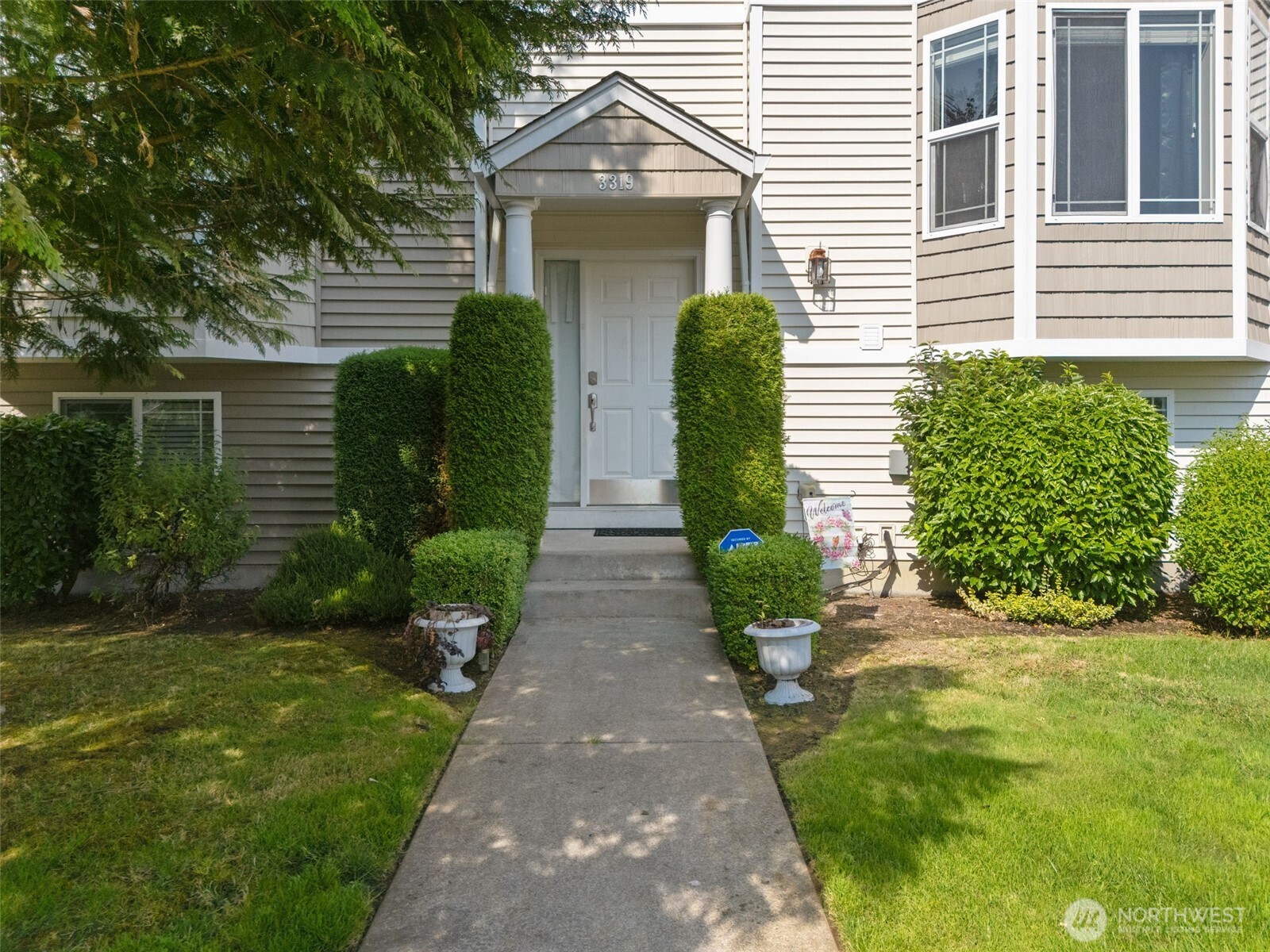 3319 Bali Street Property Photo 2