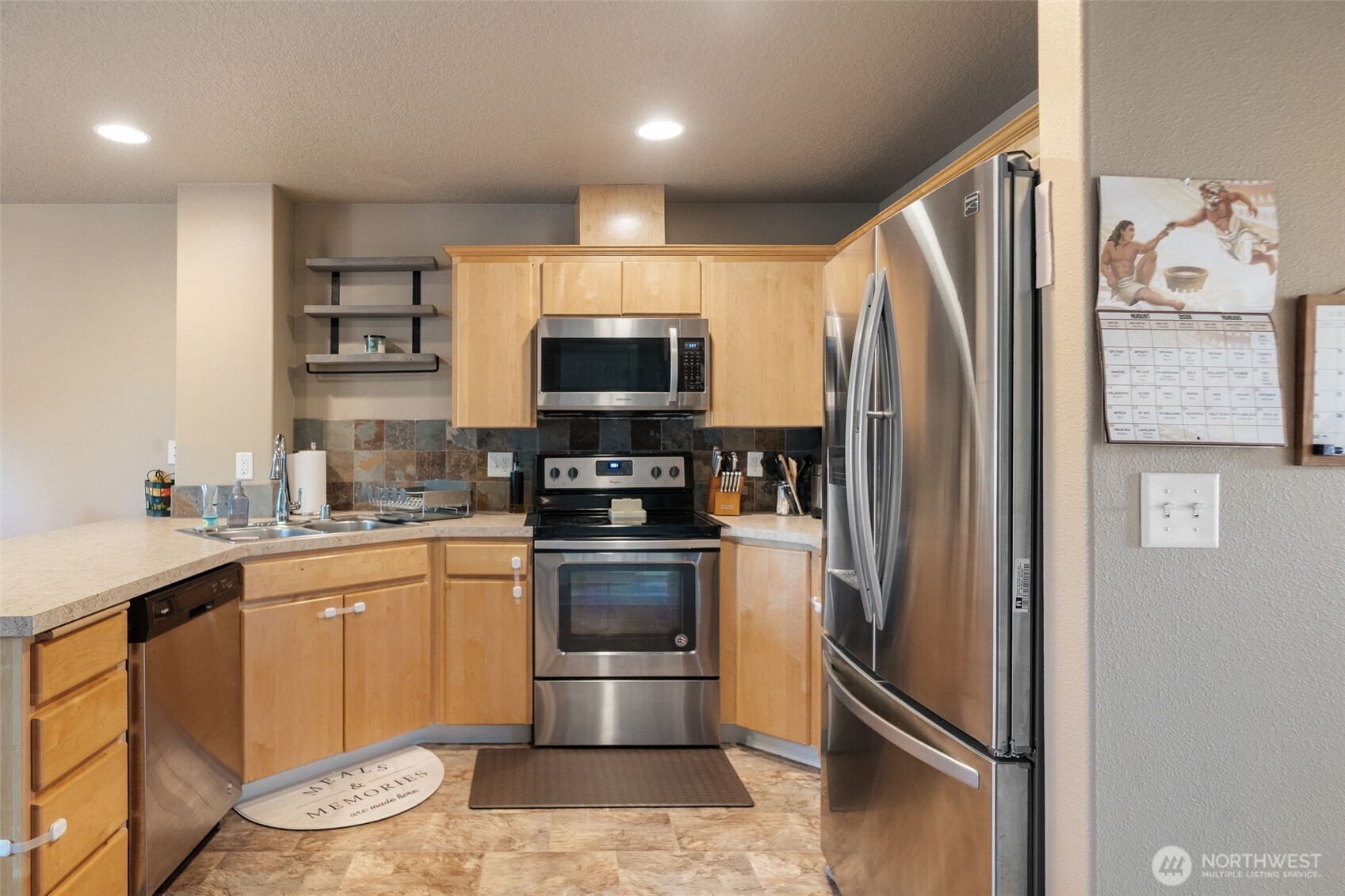 3319 Bali Street Property Photo 6