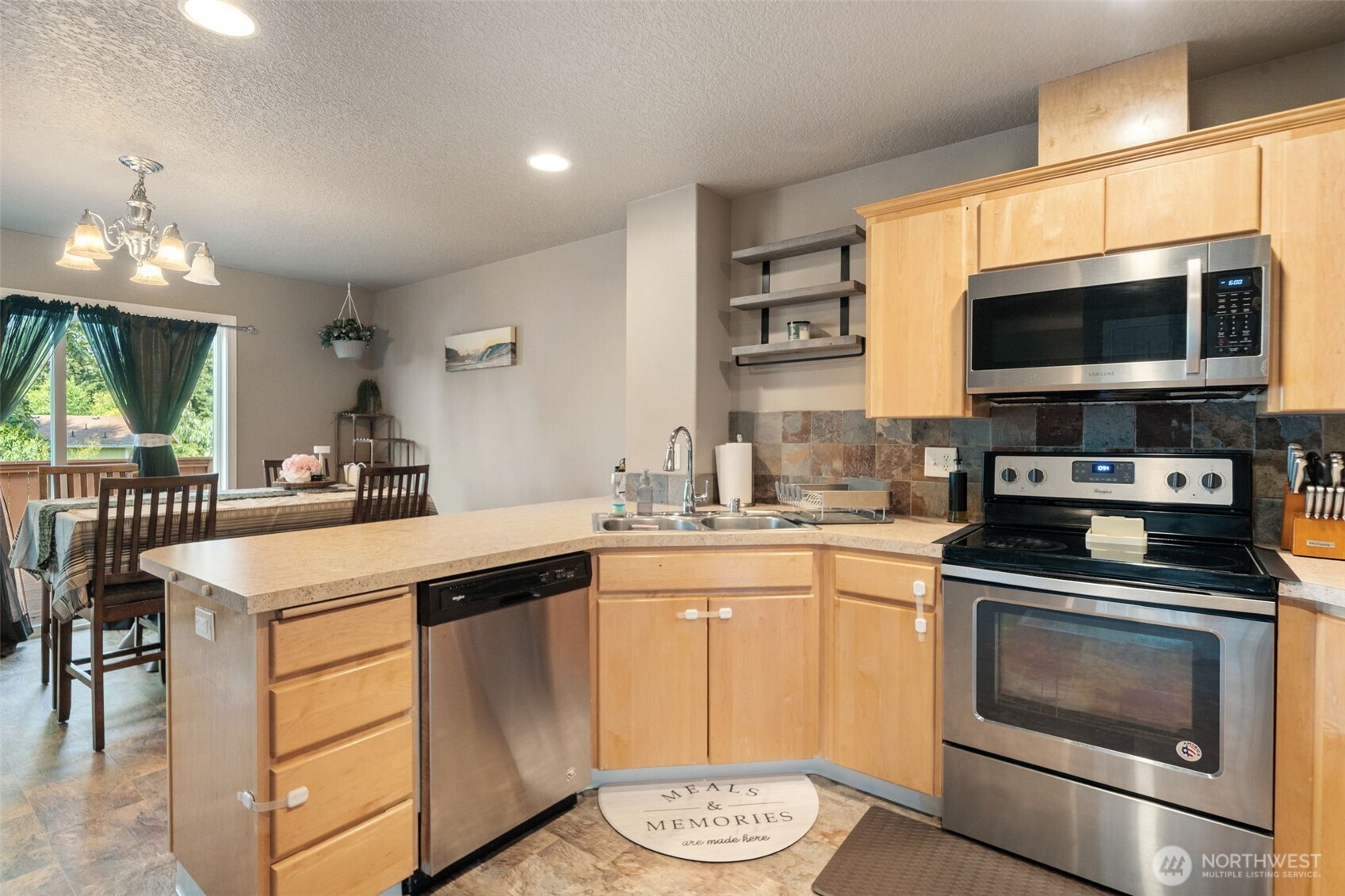 3319 Bali Street Property Photo 8